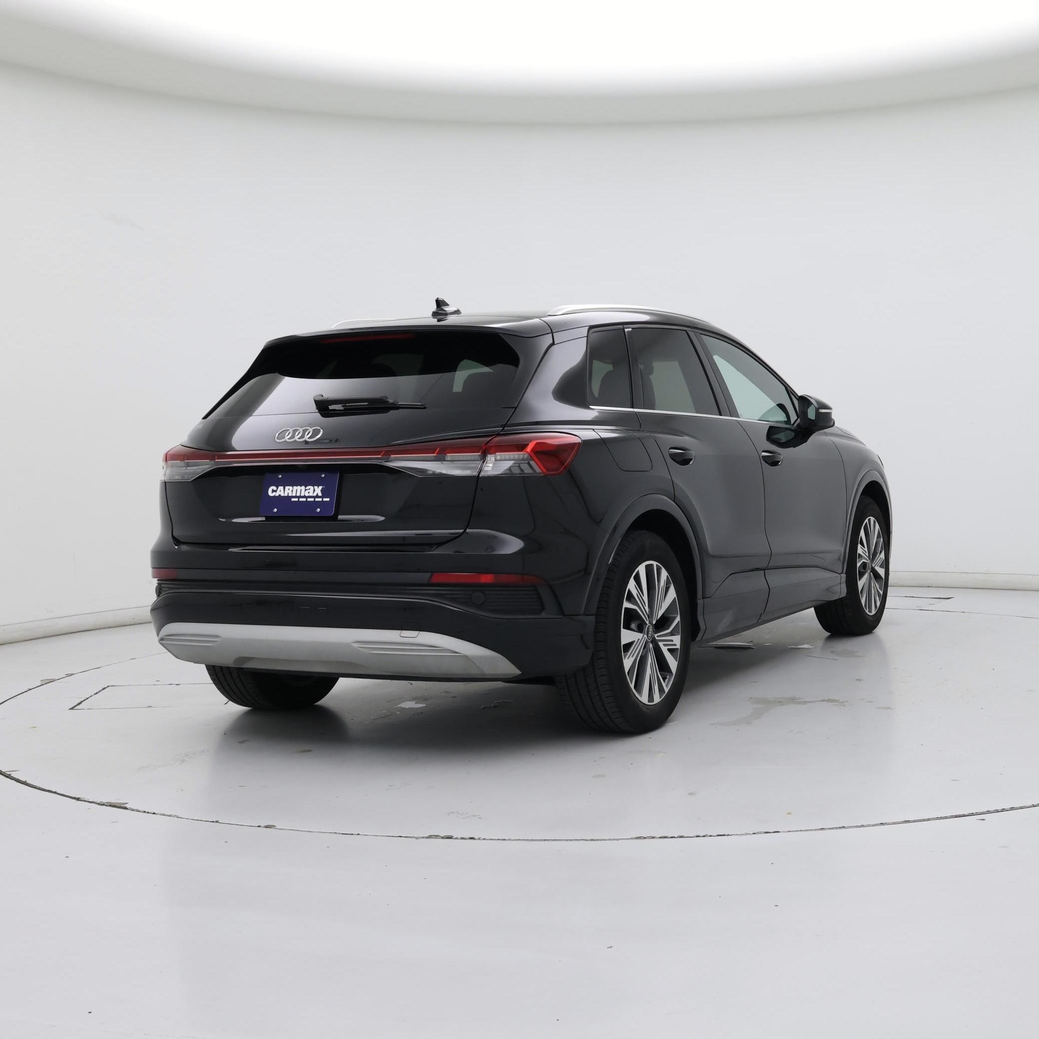 Thumbnail: 2023 Audi Q4 e-tron - 8