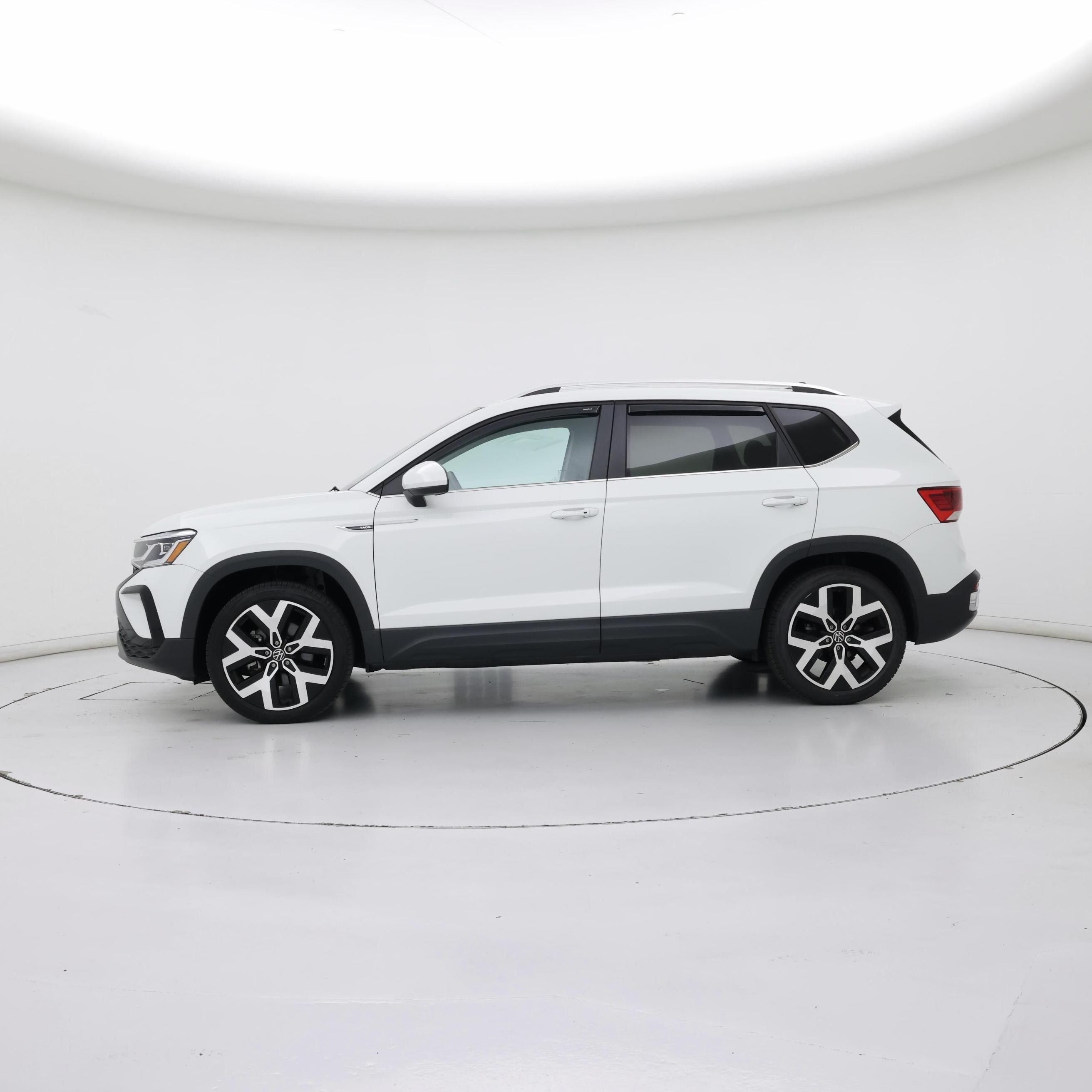 Thumbnail: 2022 Volkswagen Taos - 3