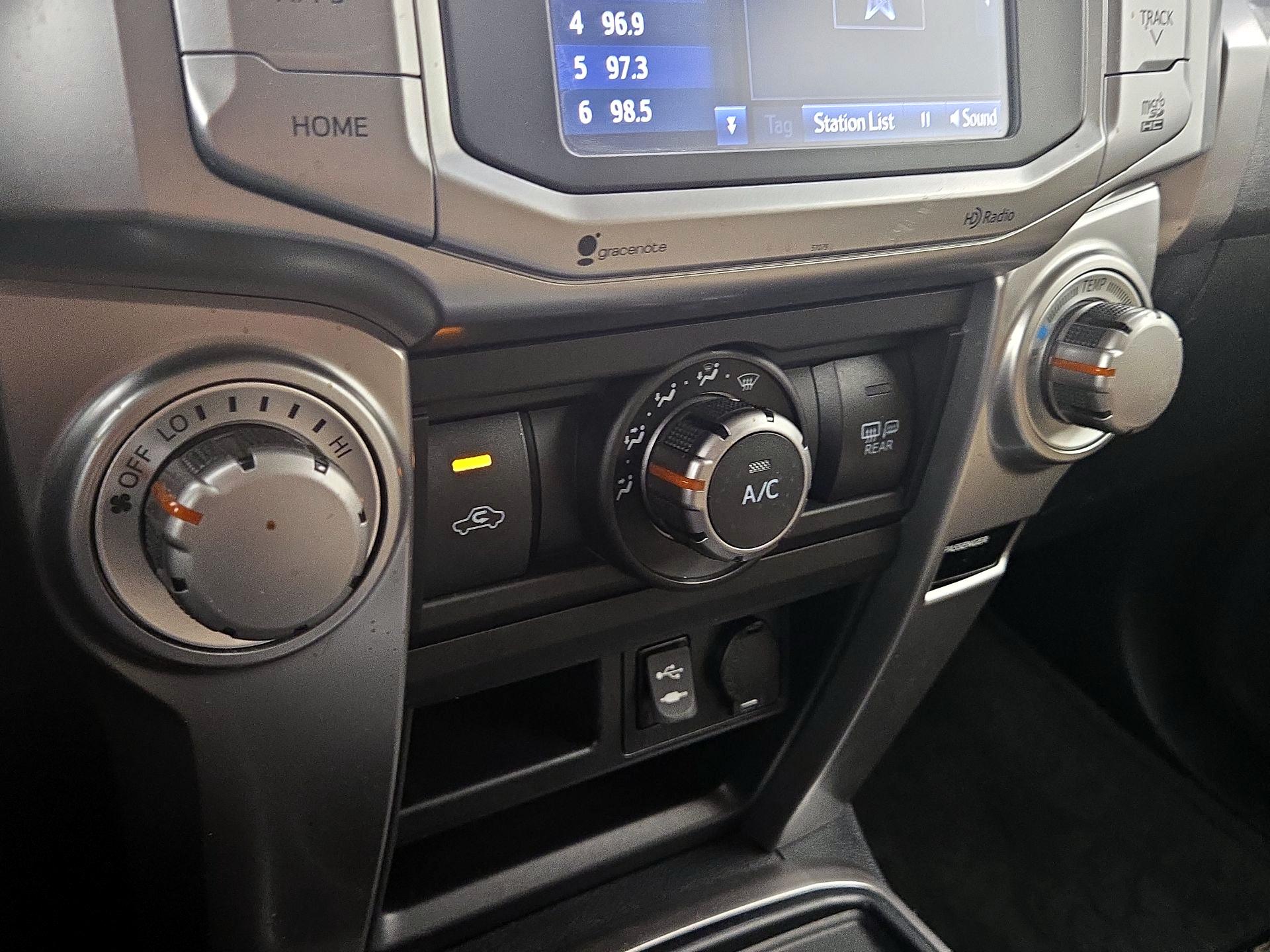 Thumbnail: 2015 Toyota 4Runner - 16