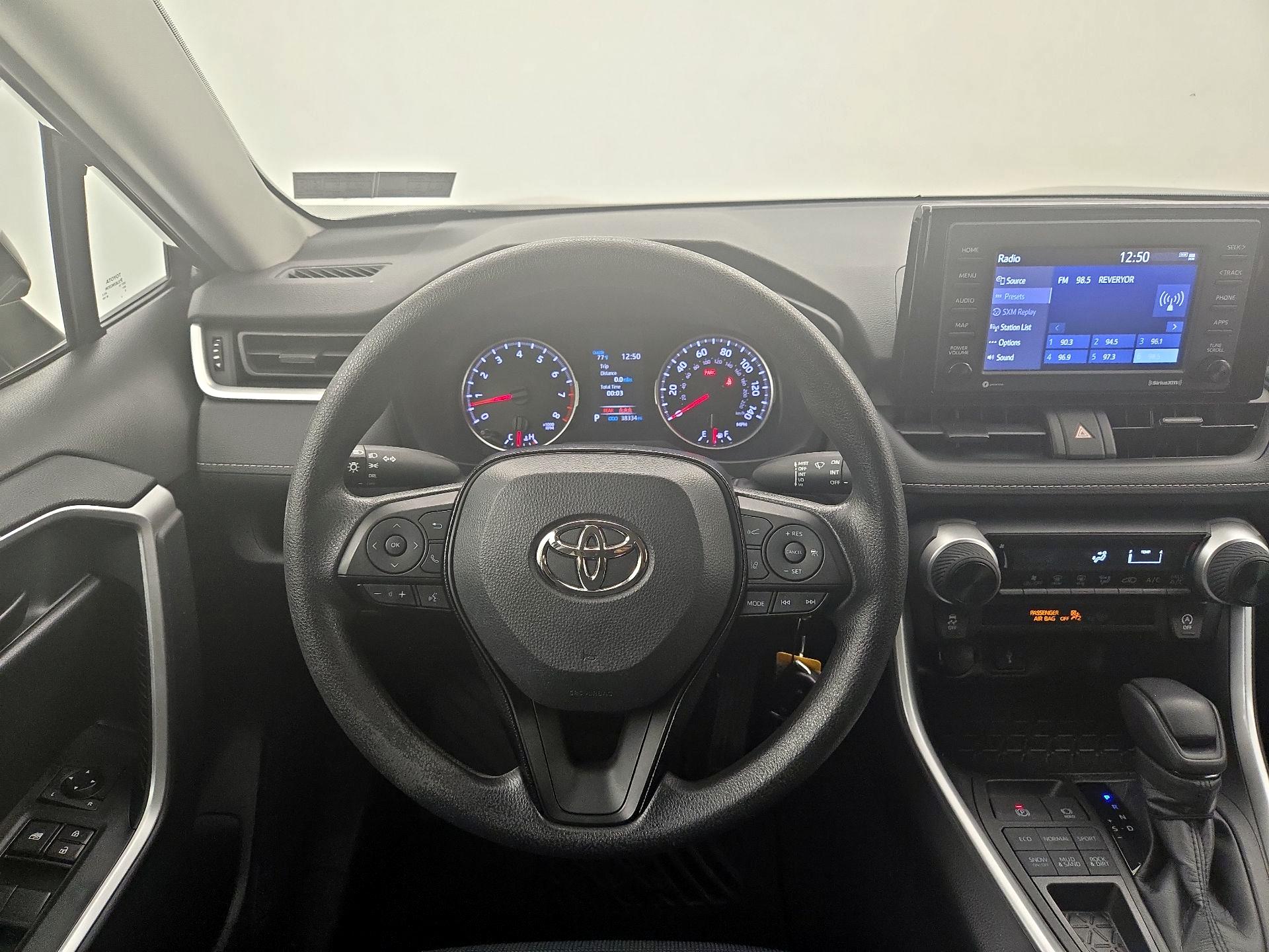 Thumbnail: 2021 Toyota RAV4 - 10