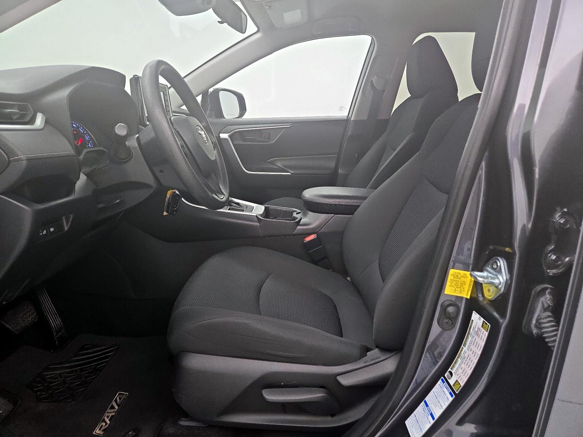 Thumbnail: 2021 Toyota RAV4 - 11