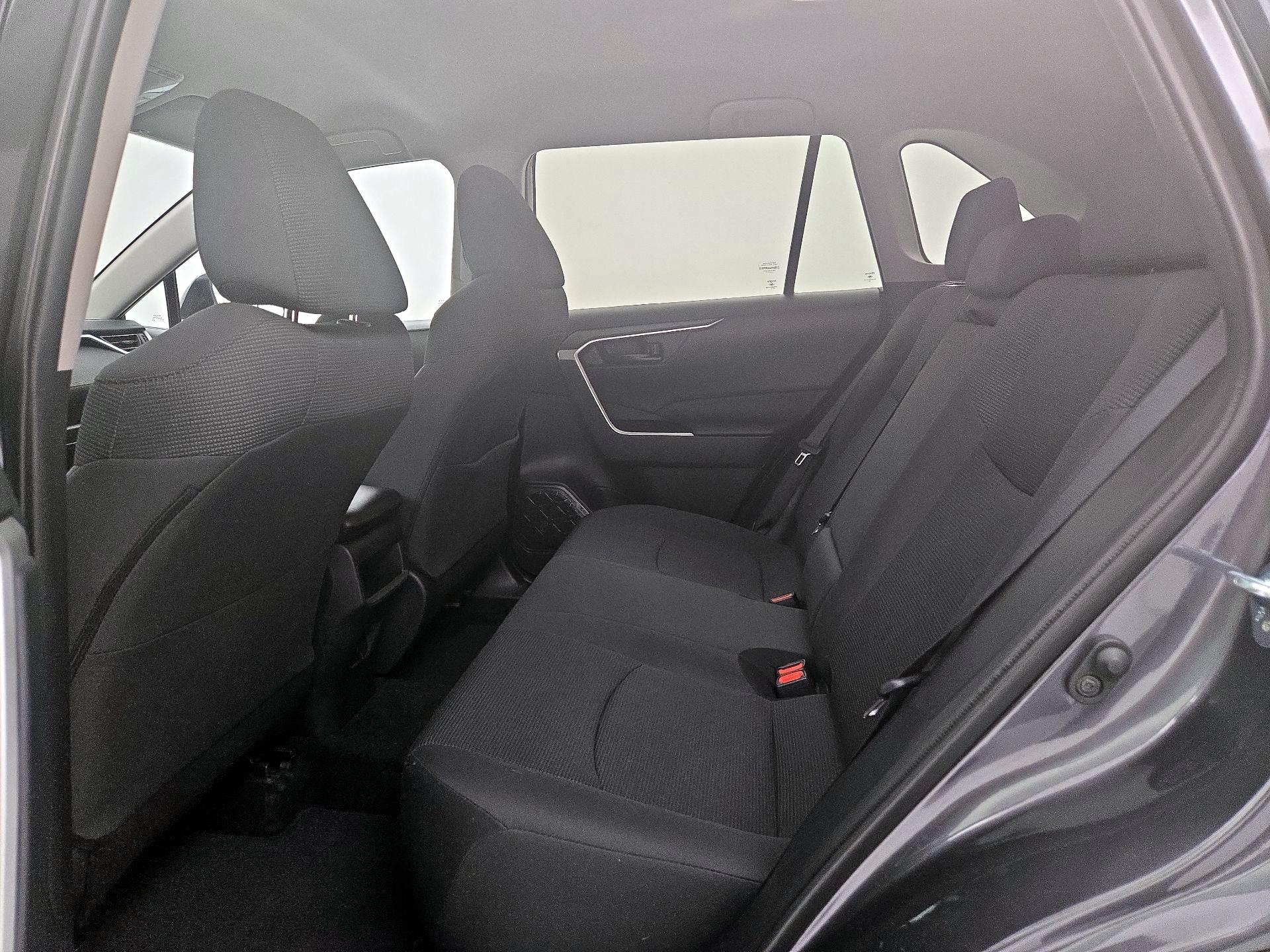 Thumbnail: 2021 Toyota RAV4 - 18