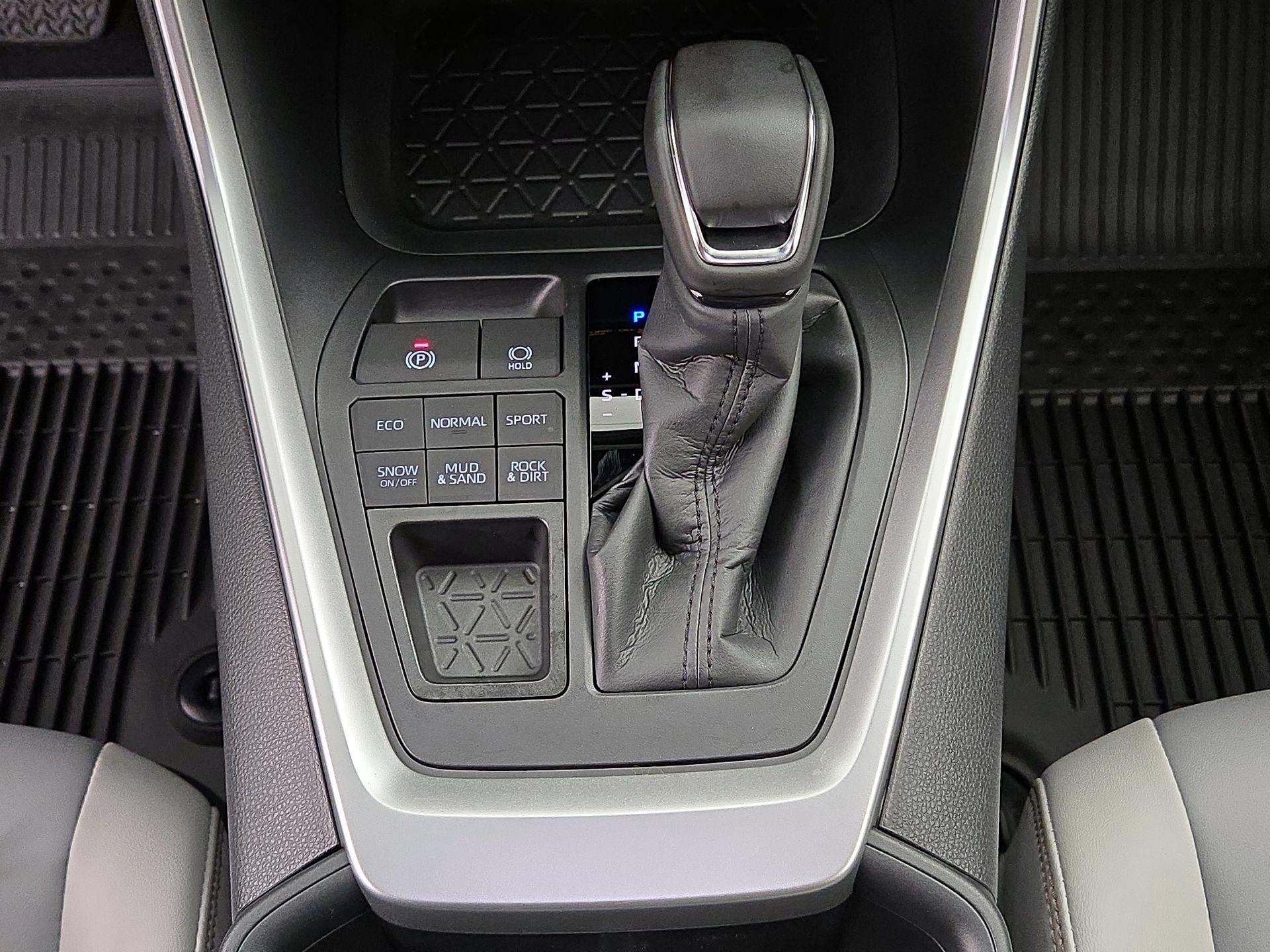 Thumbnail: 2025 Toyota RAV4 - 16