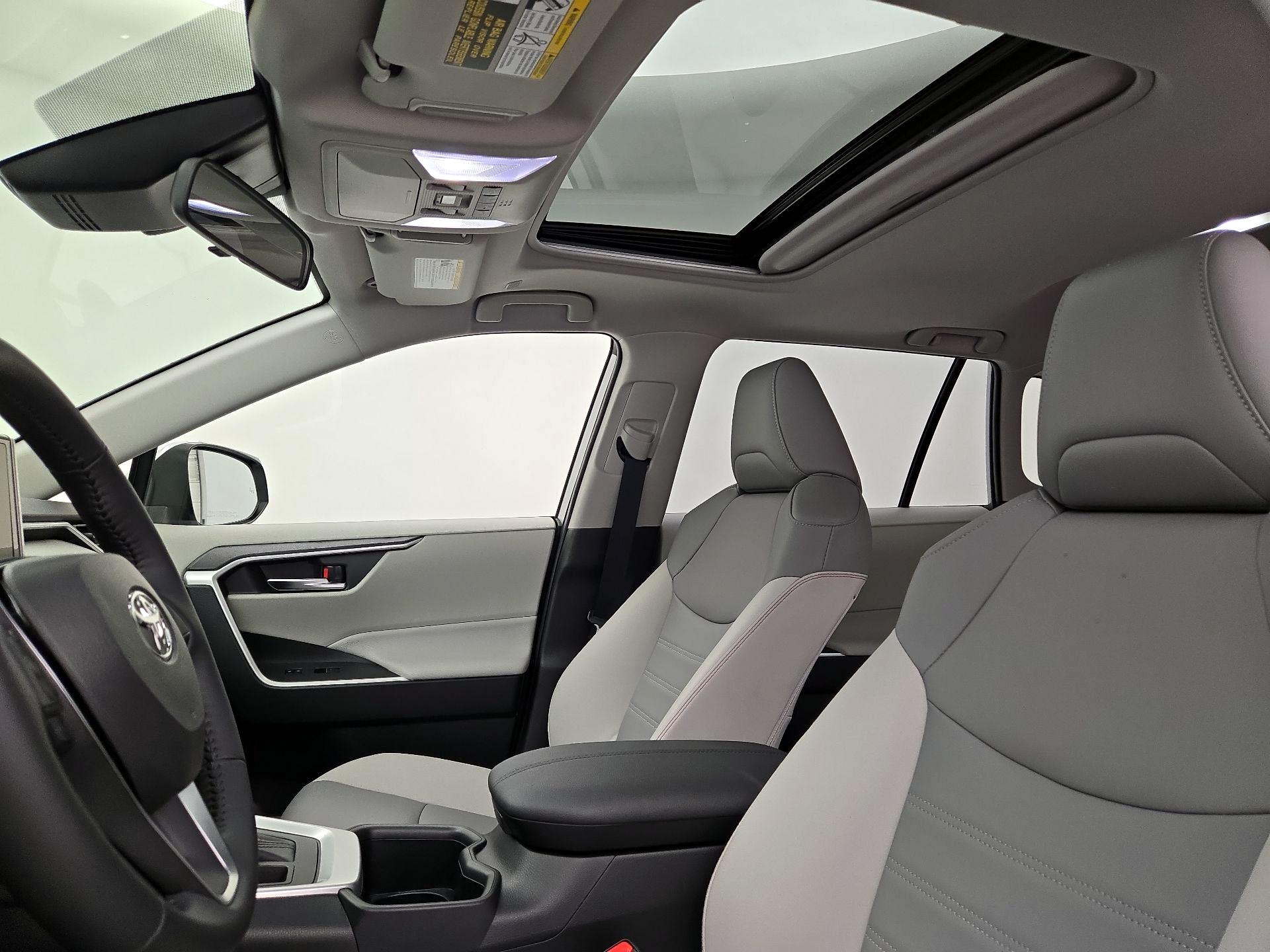 Thumbnail: 2025 Toyota RAV4 - 18