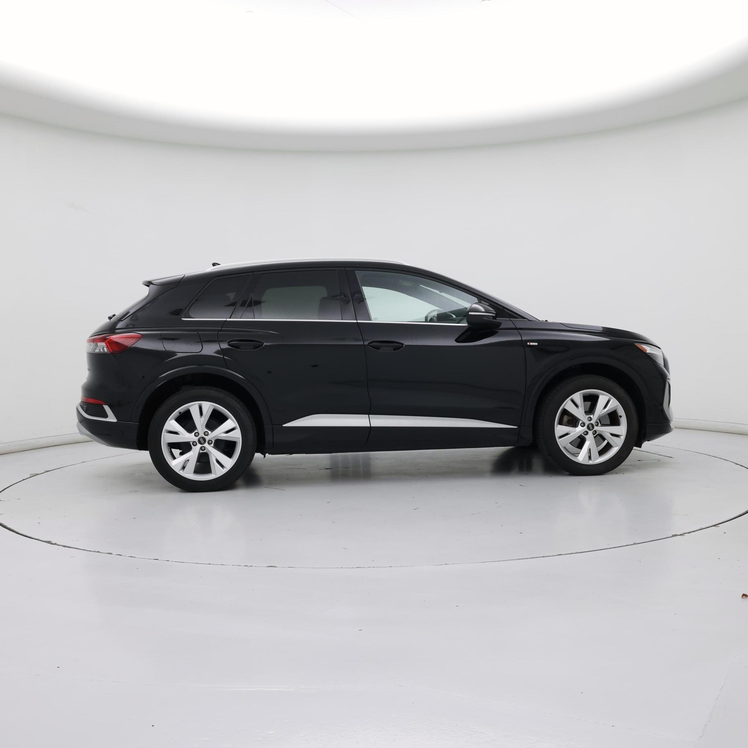Thumbnail: 2023 Audi Q4 e-tron - 7