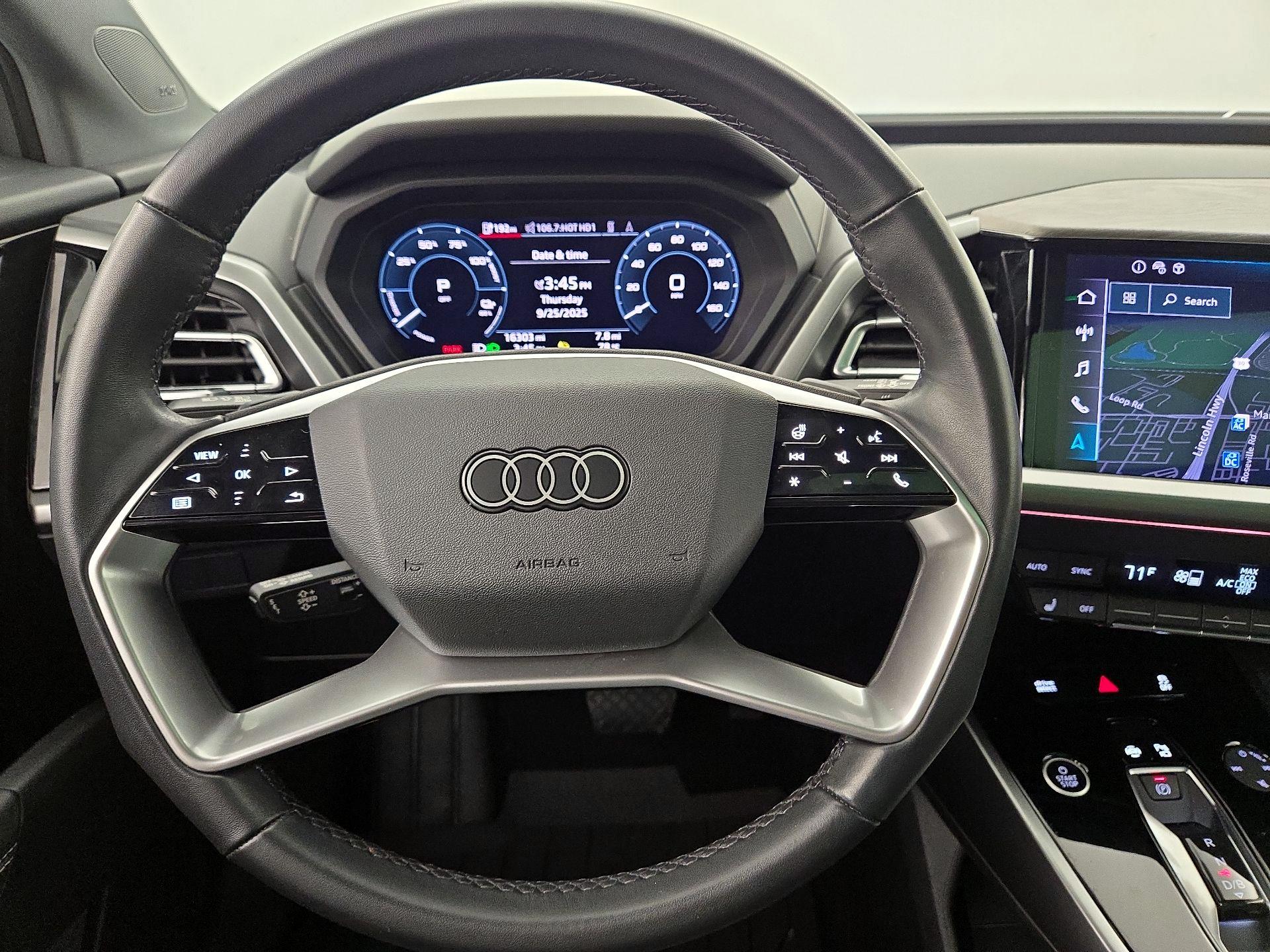 Thumbnail: 2023 Audi Q4 e-tron - 10
