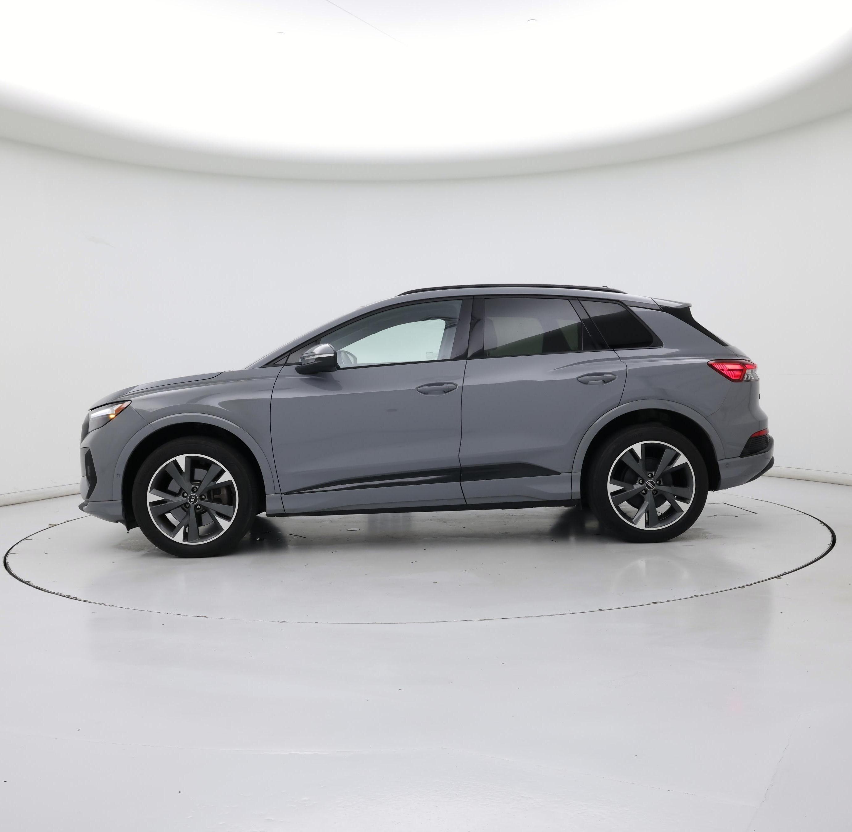 Thumbnail: 2023 Audi Q4 e-tron - 3