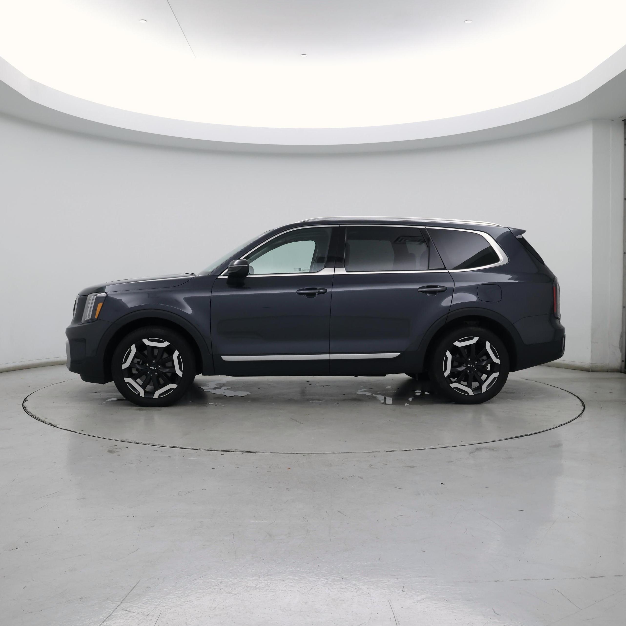 Thumbnail: 2023 Kia Telluride - 3