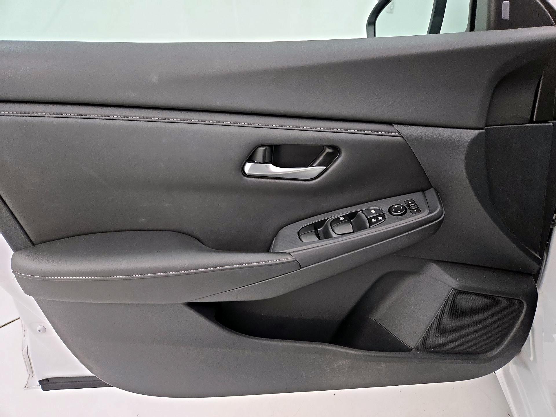 Thumbnail: 2022 Nissan Sentra - 12