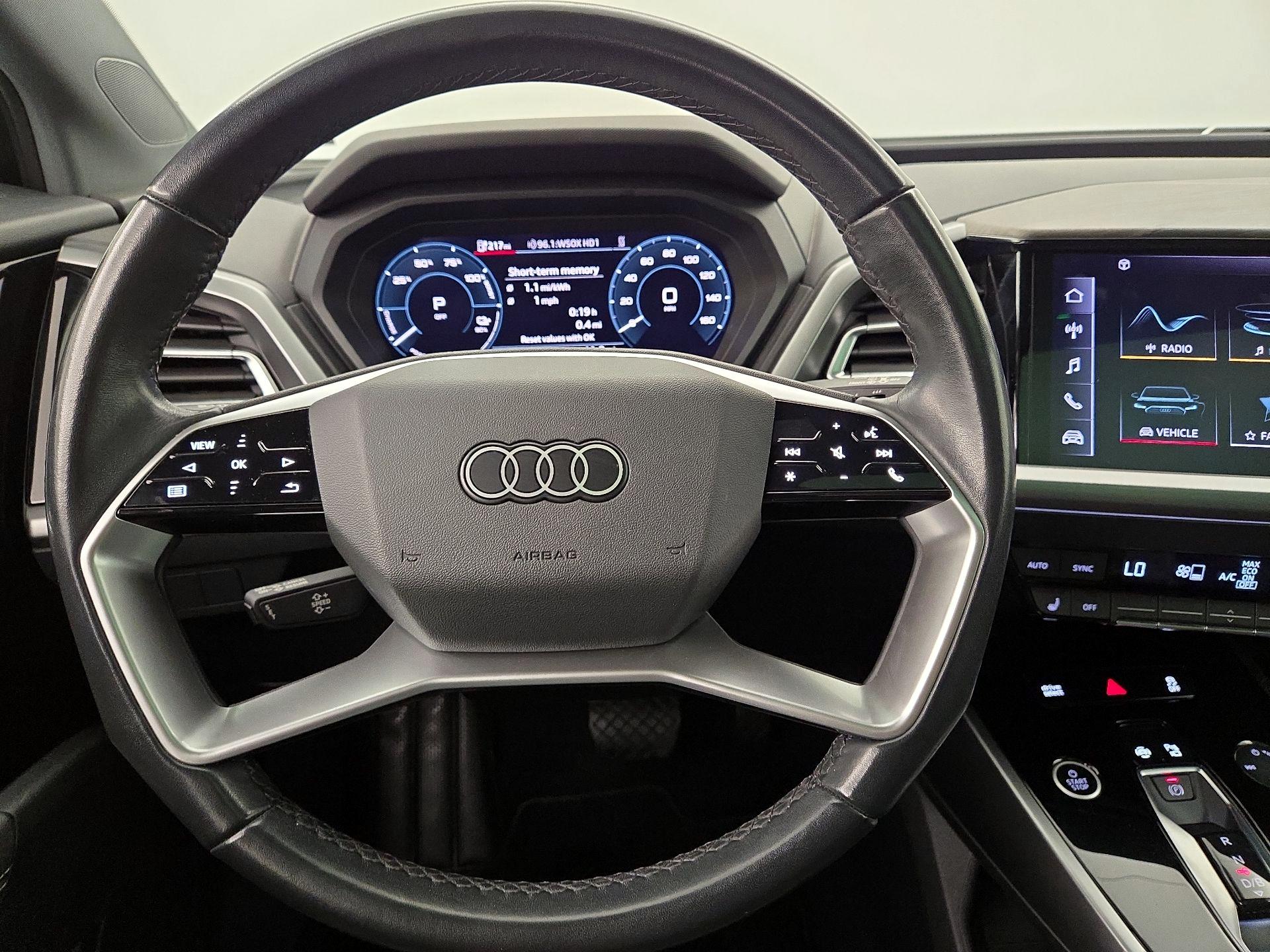 Thumbnail: 2023 Audi Q4 e-tron - 10