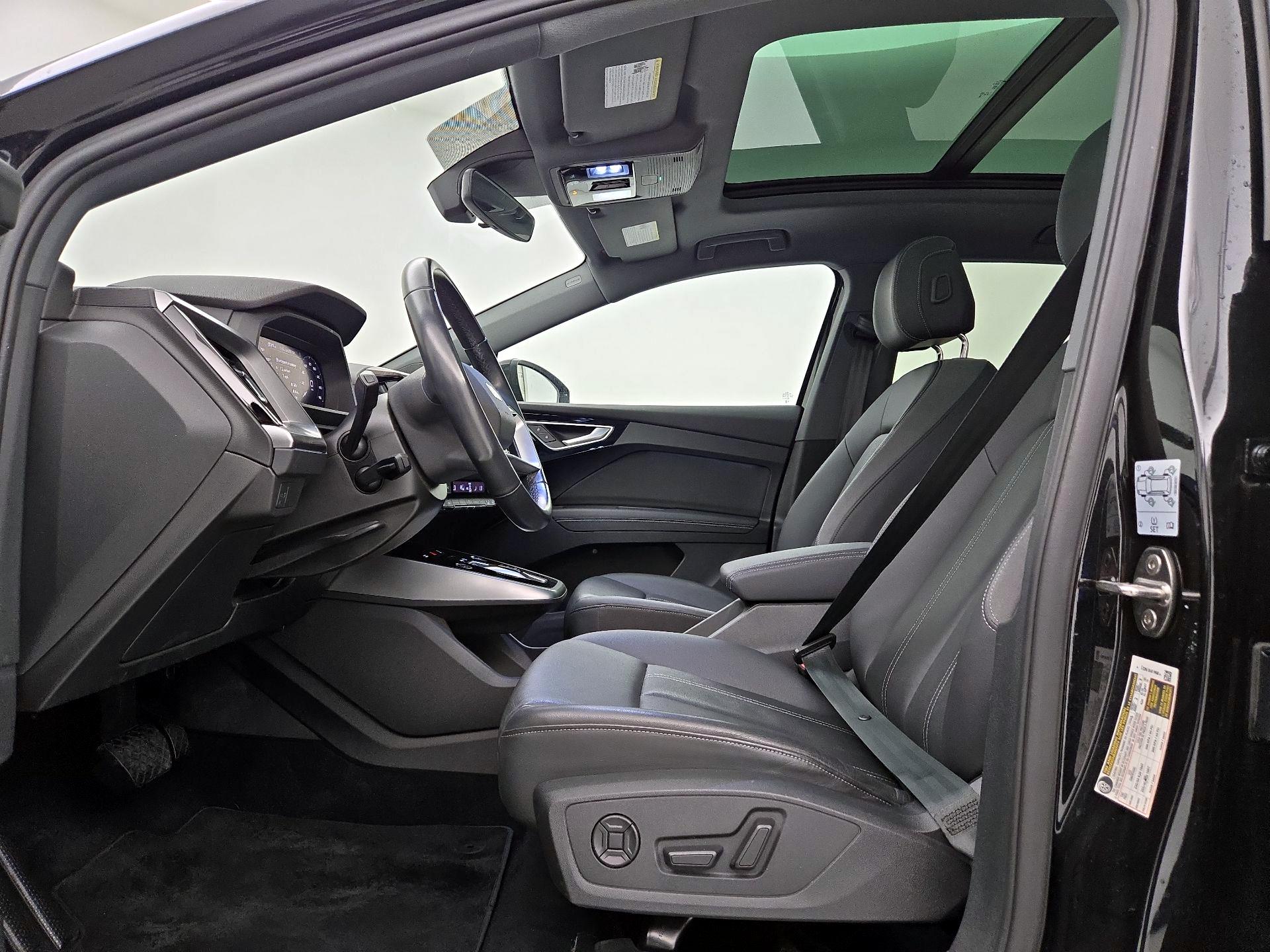 Thumbnail: 2023 Audi Q4 e-tron - 11
