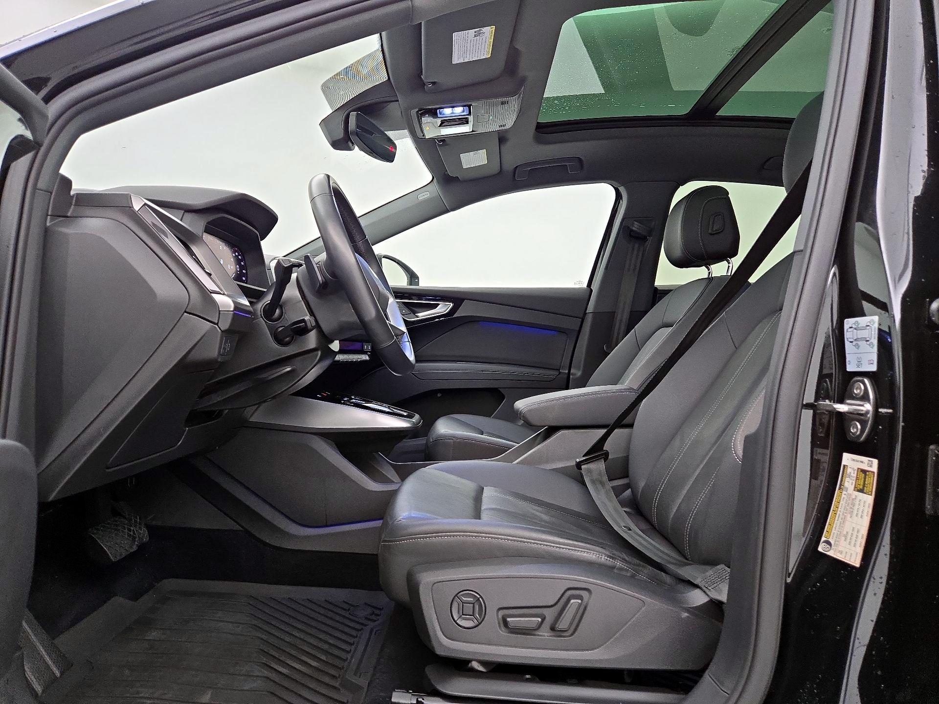 Thumbnail: 2023 Audi Q4 e-tron - 11