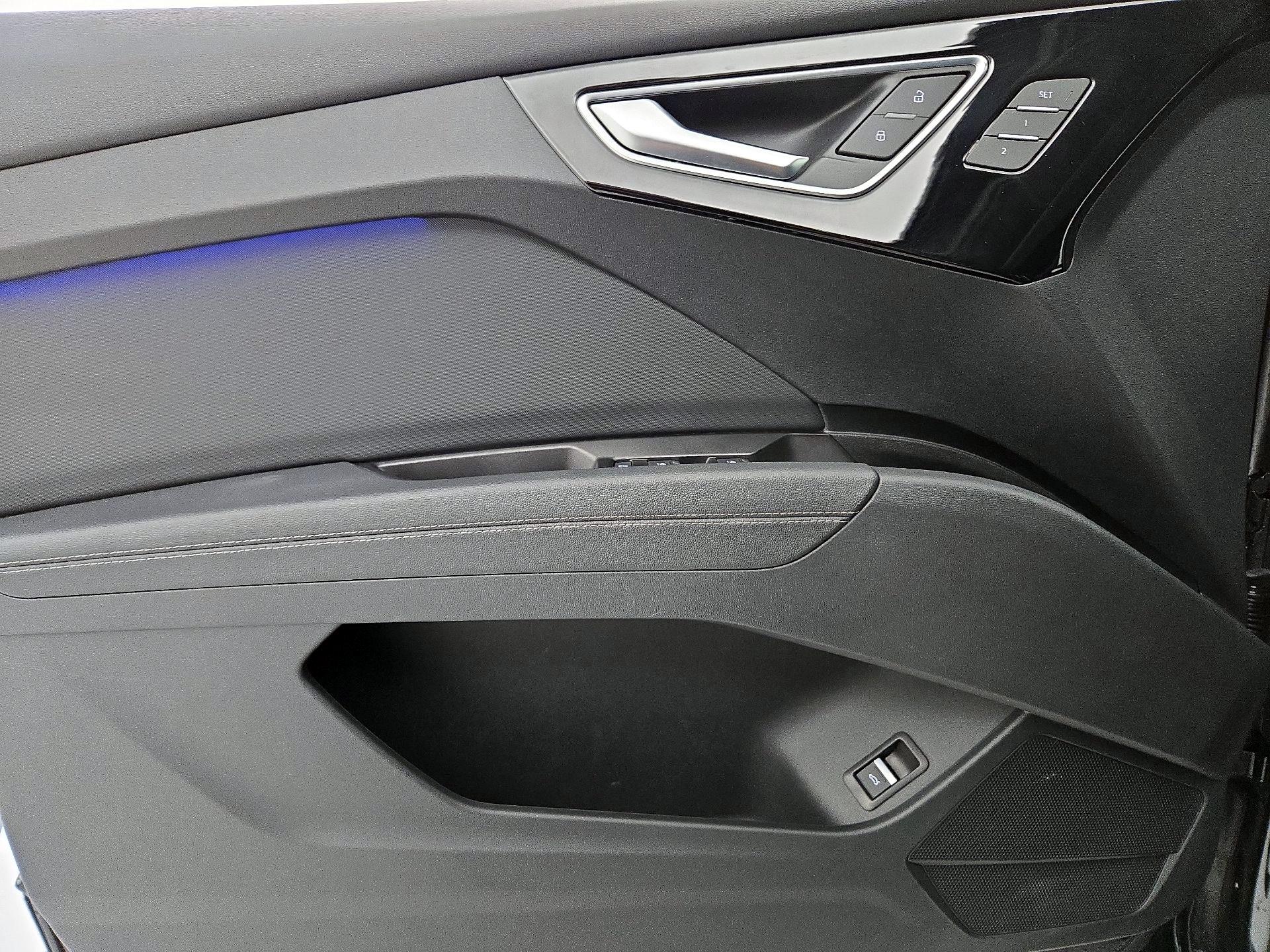 Thumbnail: 2023 Audi Q4 e-tron - 12
