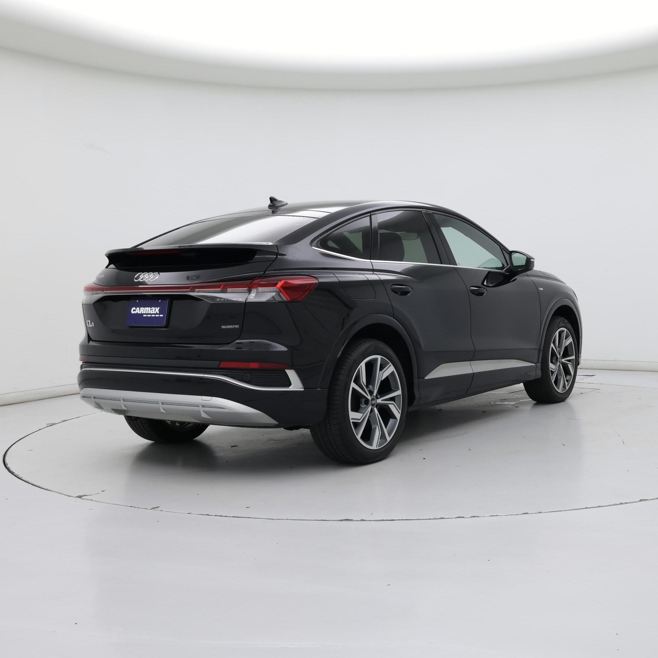Thumbnail: 2023 Audi Q4 e-tron - 8