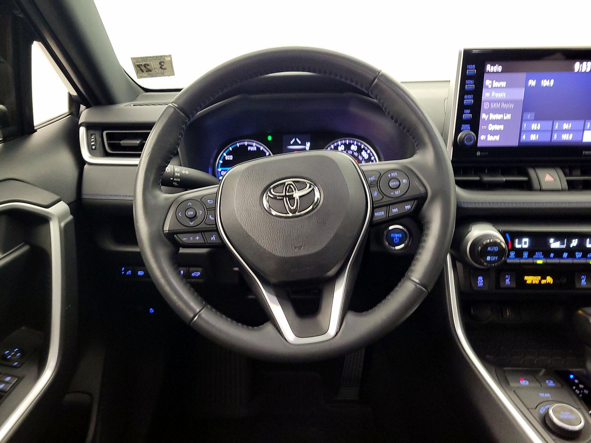 Thumbnail: 2022 Toyota RAV4 - 10