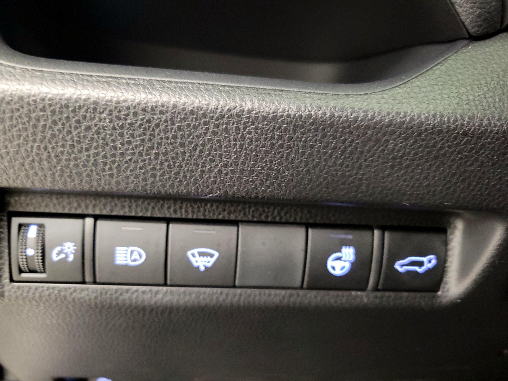 Thumbnail: 2022 Toyota RAV4 - 13