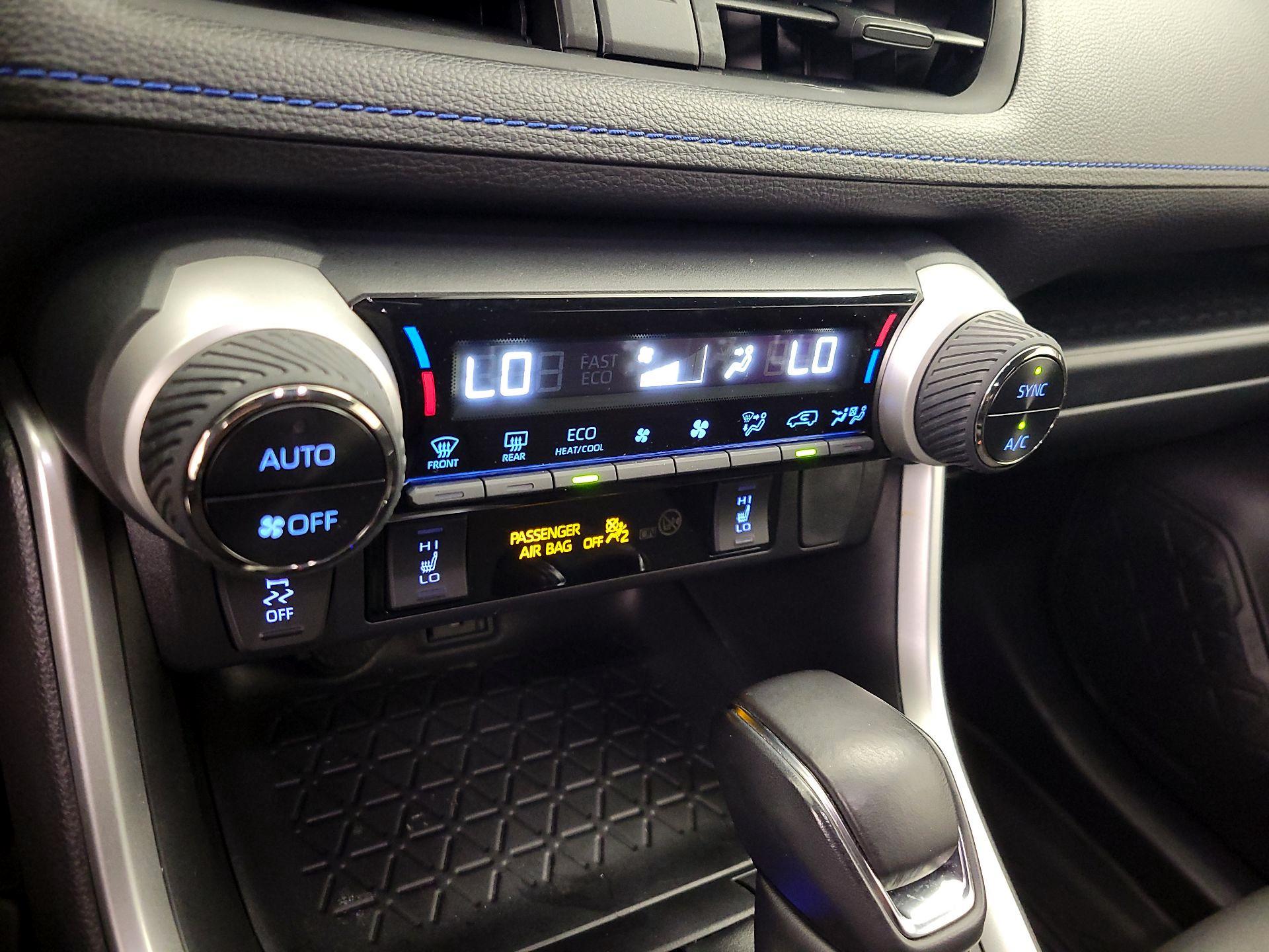 Thumbnail: 2022 Toyota RAV4 - 16