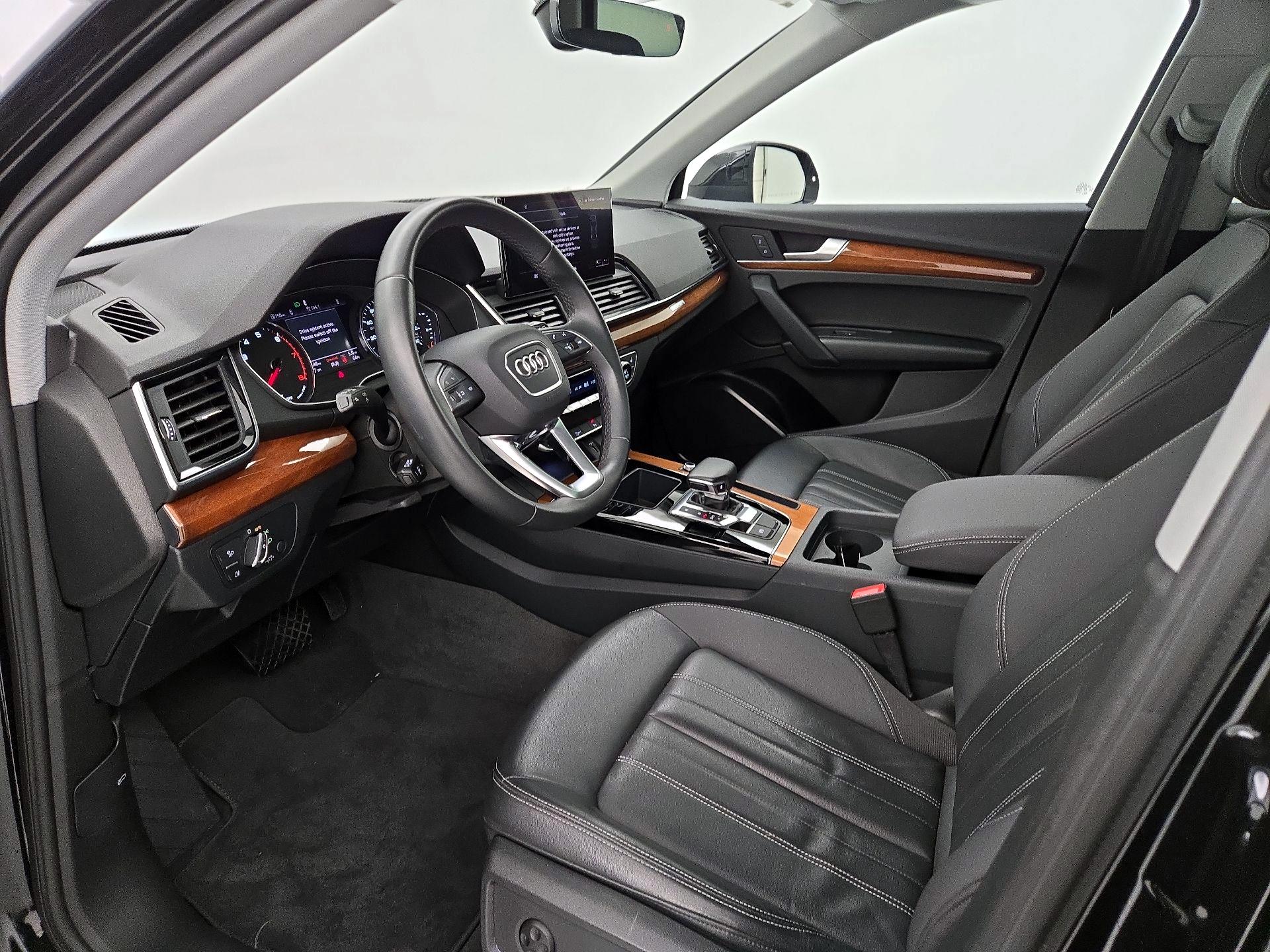 Thumbnail: 2023 Audi Q5 - 11