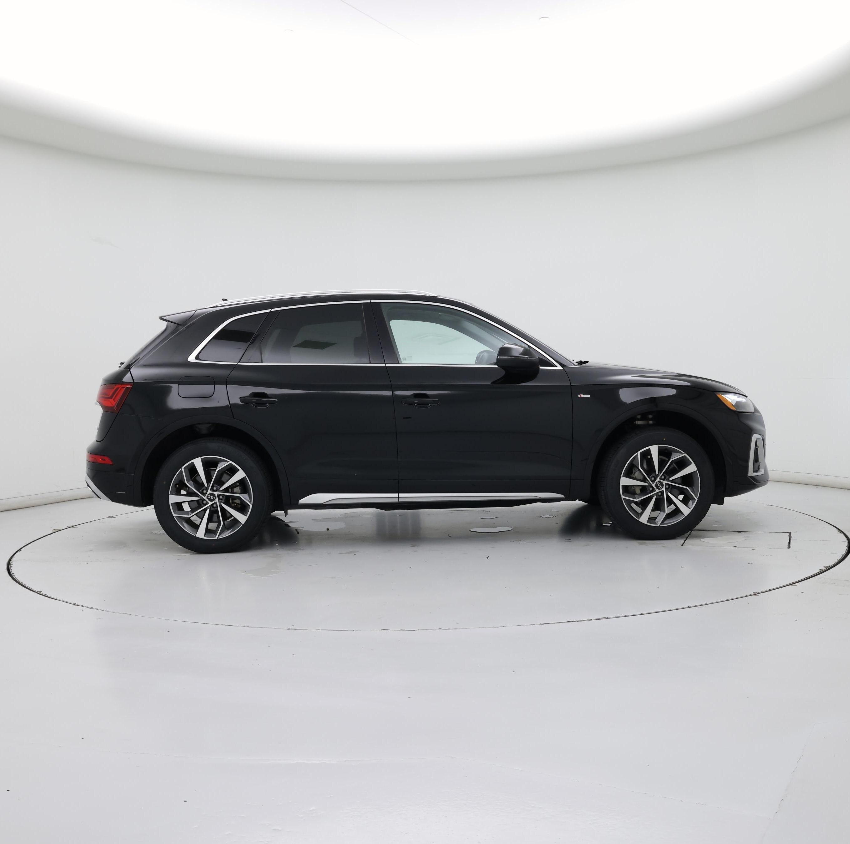 Thumbnail: 2023 Audi Q5 - 7