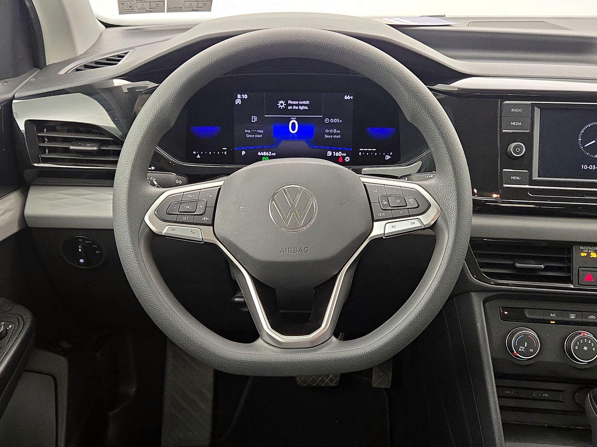 Thumbnail: 2022 Volkswagen Taos - 10