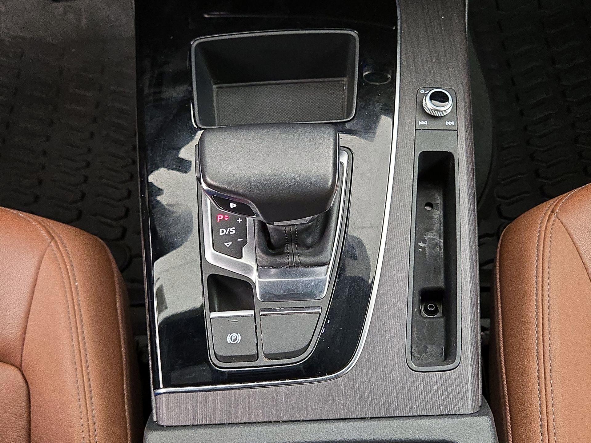 Thumbnail: 2022 Audi Q5 - 17
