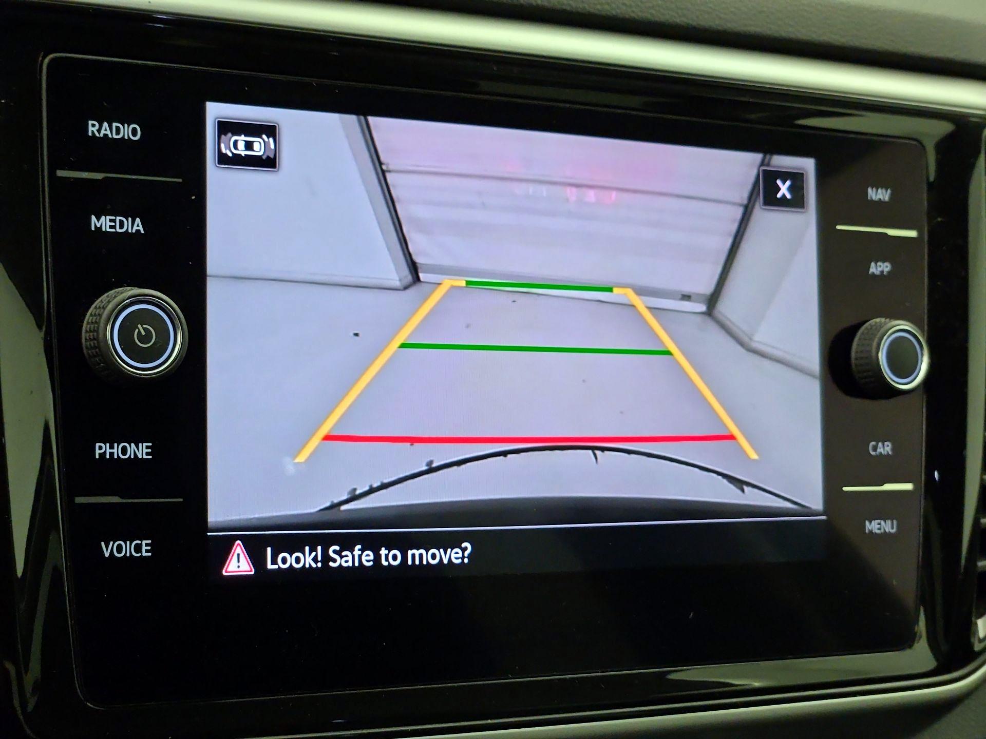 Thumbnail: 2022 Volkswagen Atlas - 14