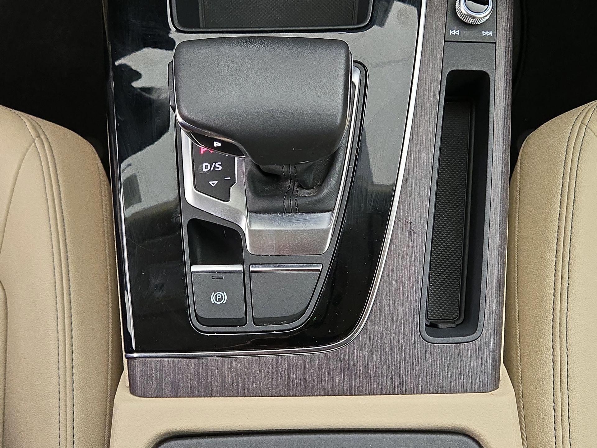 Thumbnail: 2022 Audi Q5 - 16