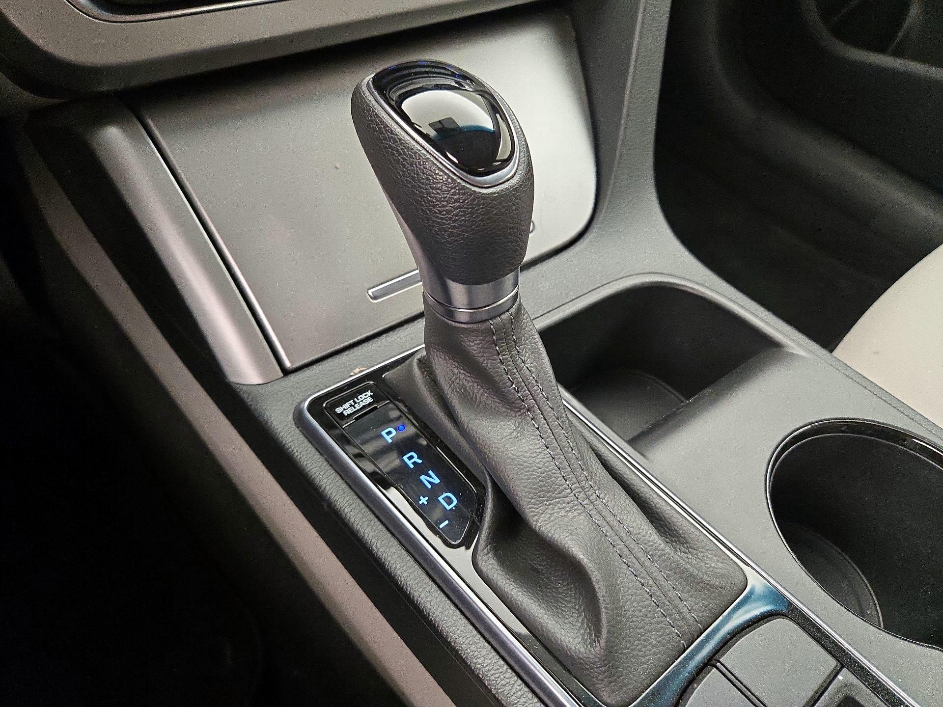Thumbnail: 2016 Hyundai Sonata - 17