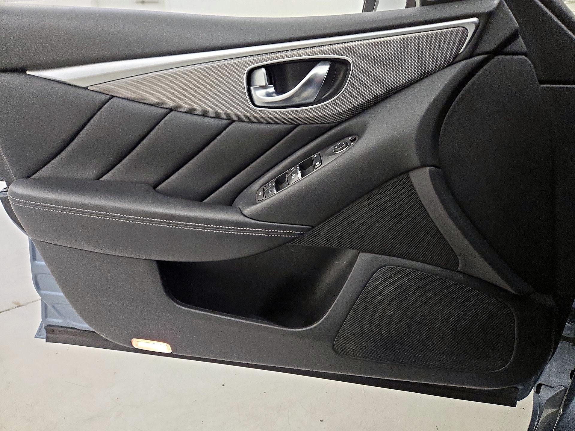 Thumbnail: 2015 INFINITI Q50 - 12