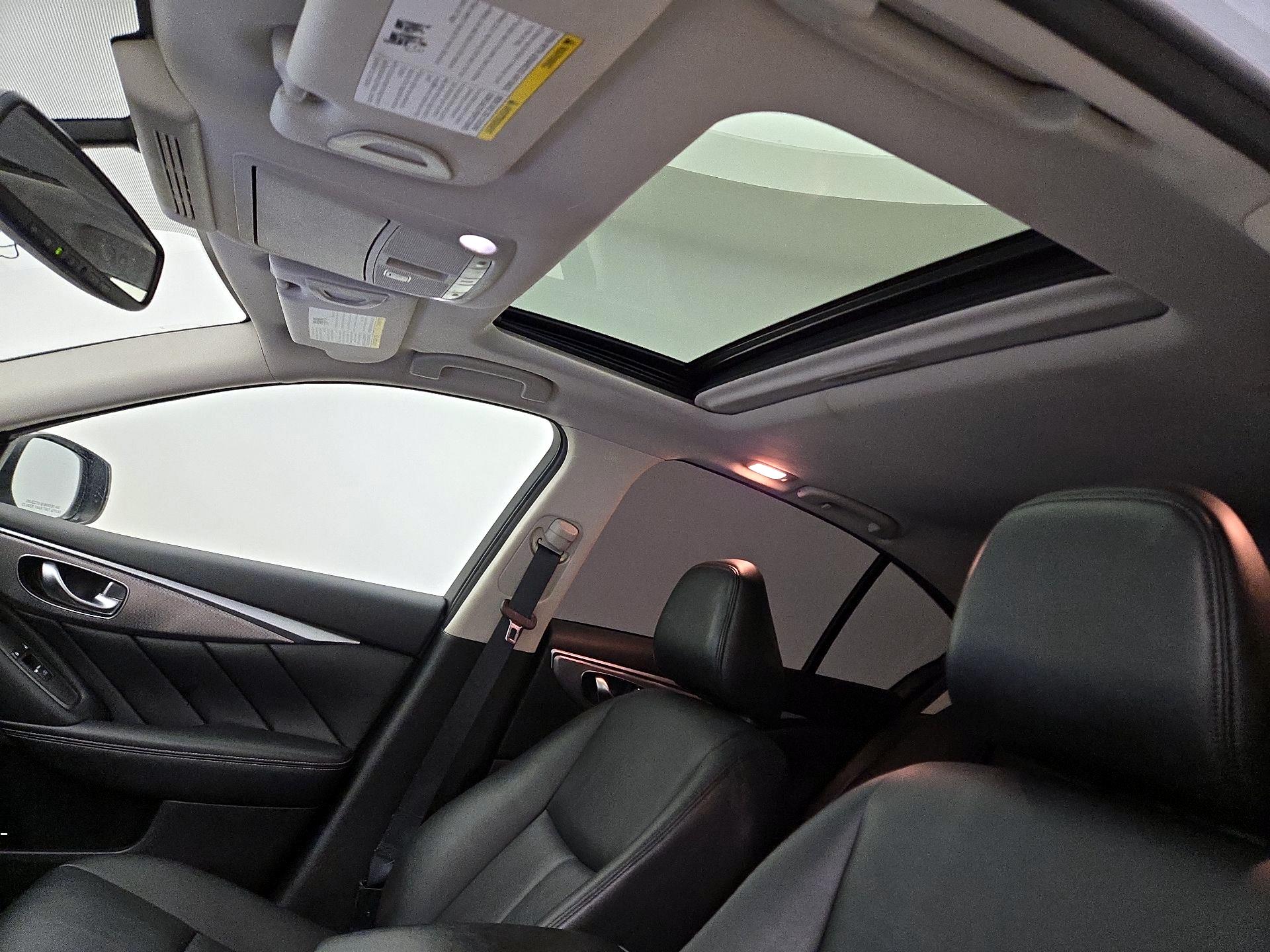 Thumbnail: 2015 INFINITI Q50 - 17