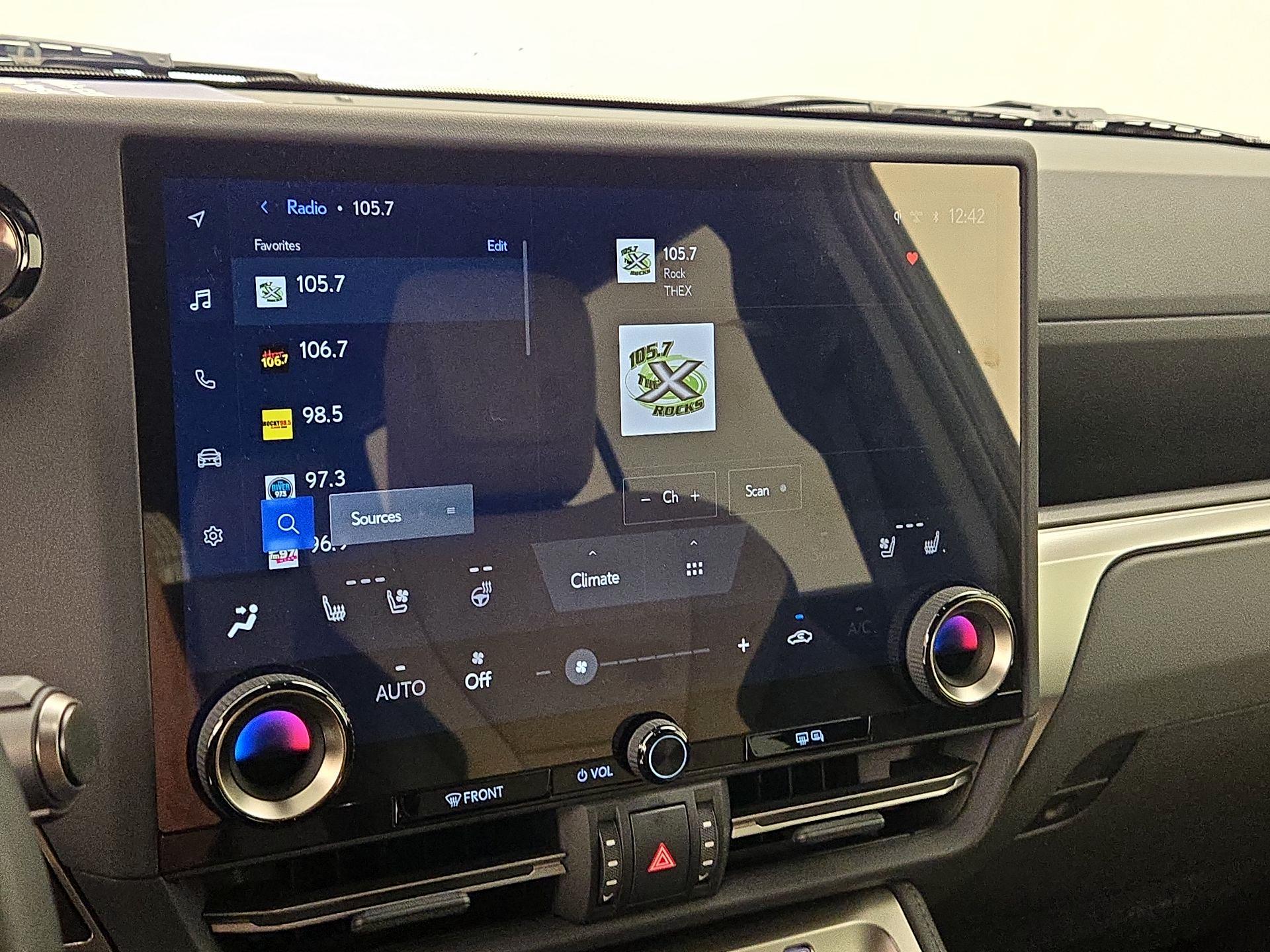 Thumbnail: 2024 Lexus GX - 15