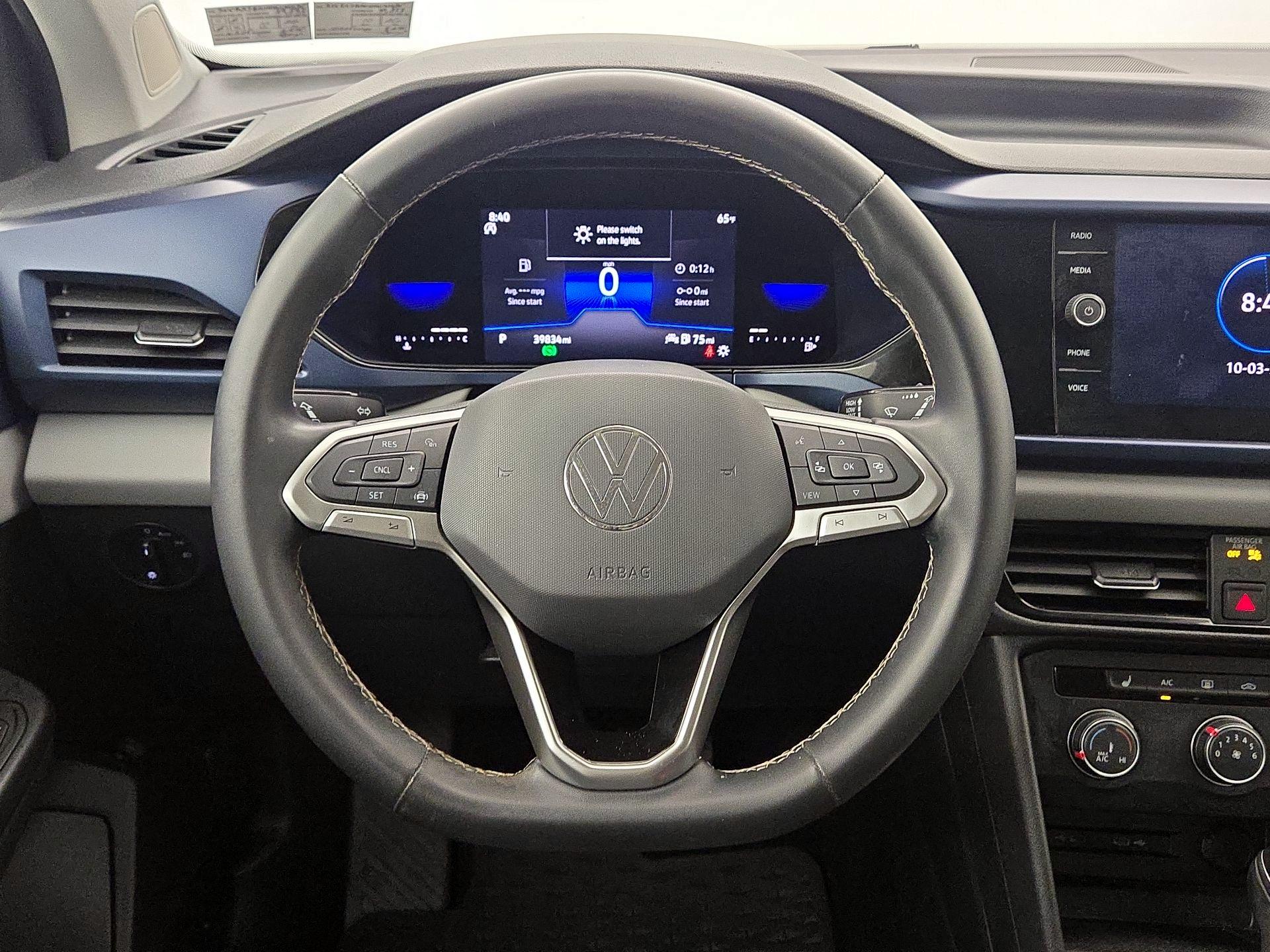 Thumbnail: 2022 Volkswagen Taos - 10