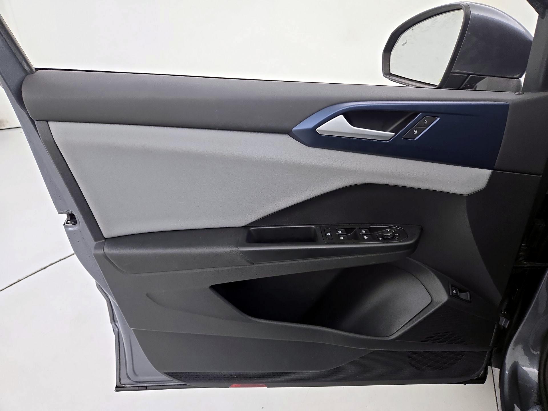 Thumbnail: 2022 Volkswagen Taos - 12