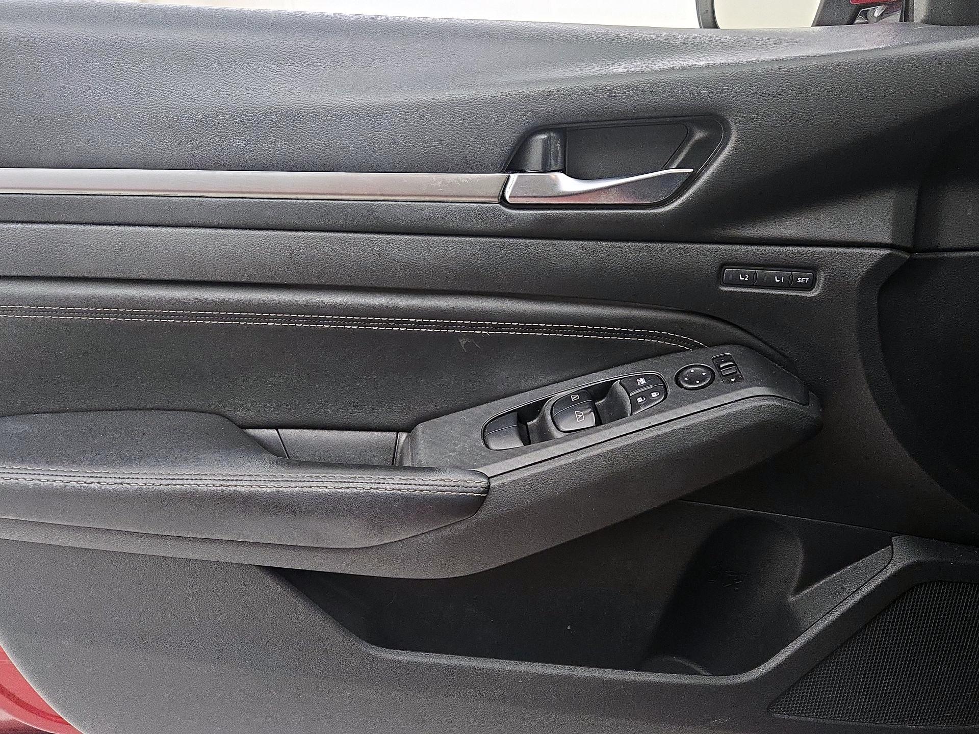 Thumbnail: 2019 Nissan Altima - 12