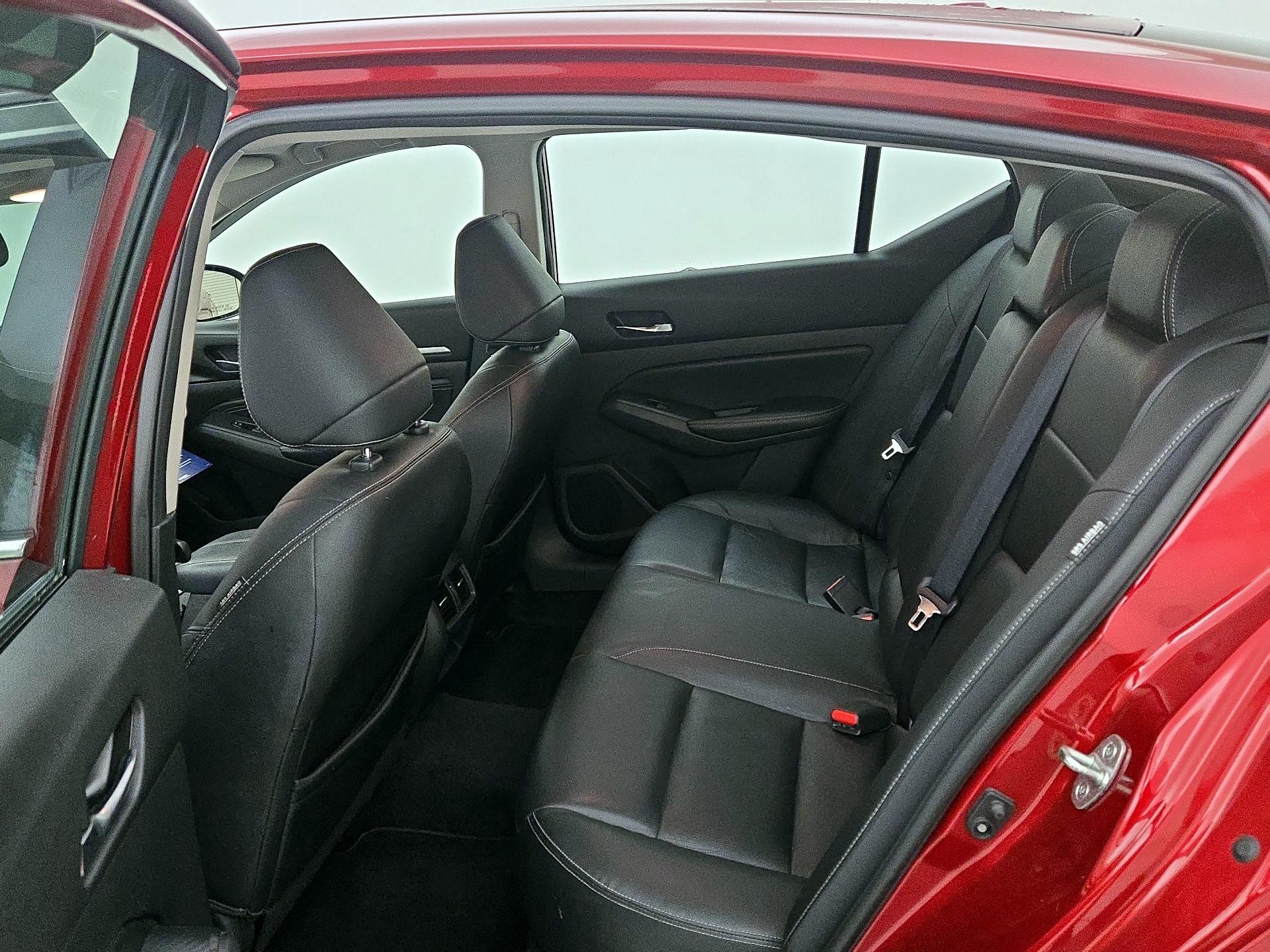 Thumbnail: 2019 Nissan Altima - 19