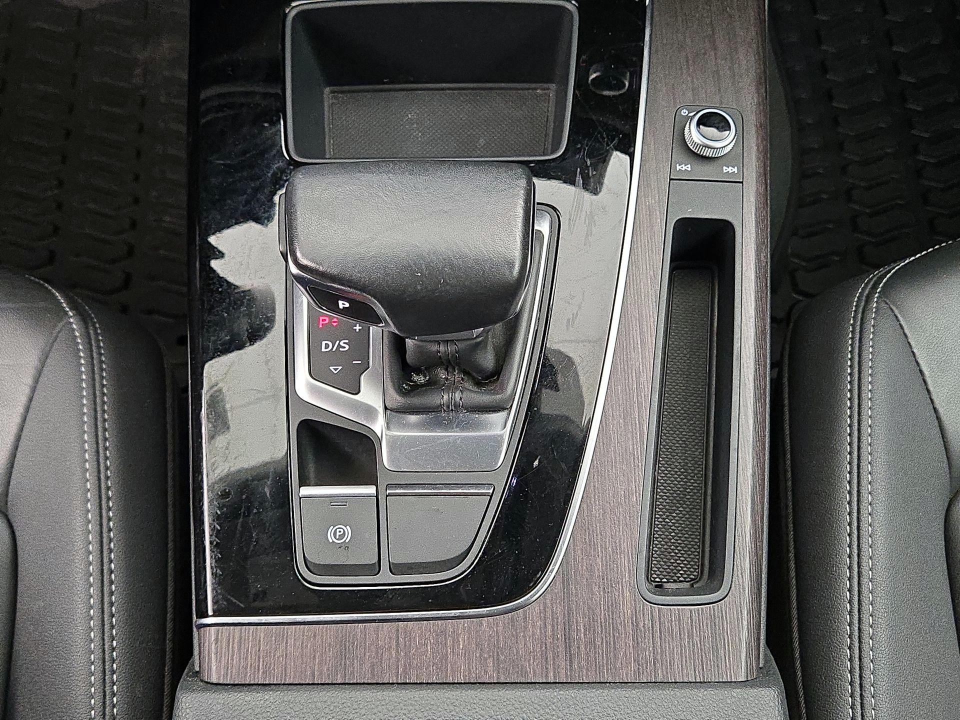 Thumbnail: 2023 Audi Q5 - 16