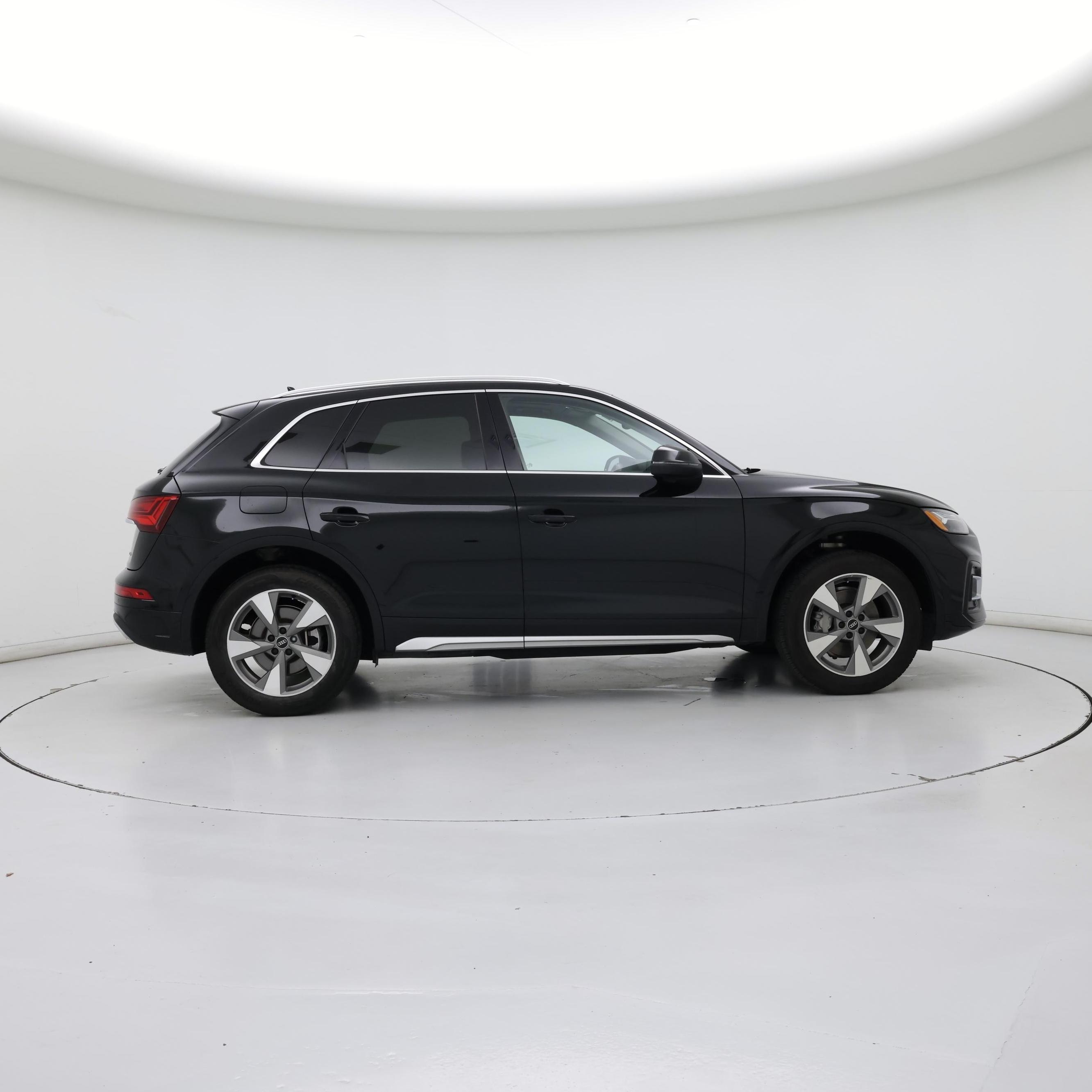 Thumbnail: 2023 Audi Q5 - 7