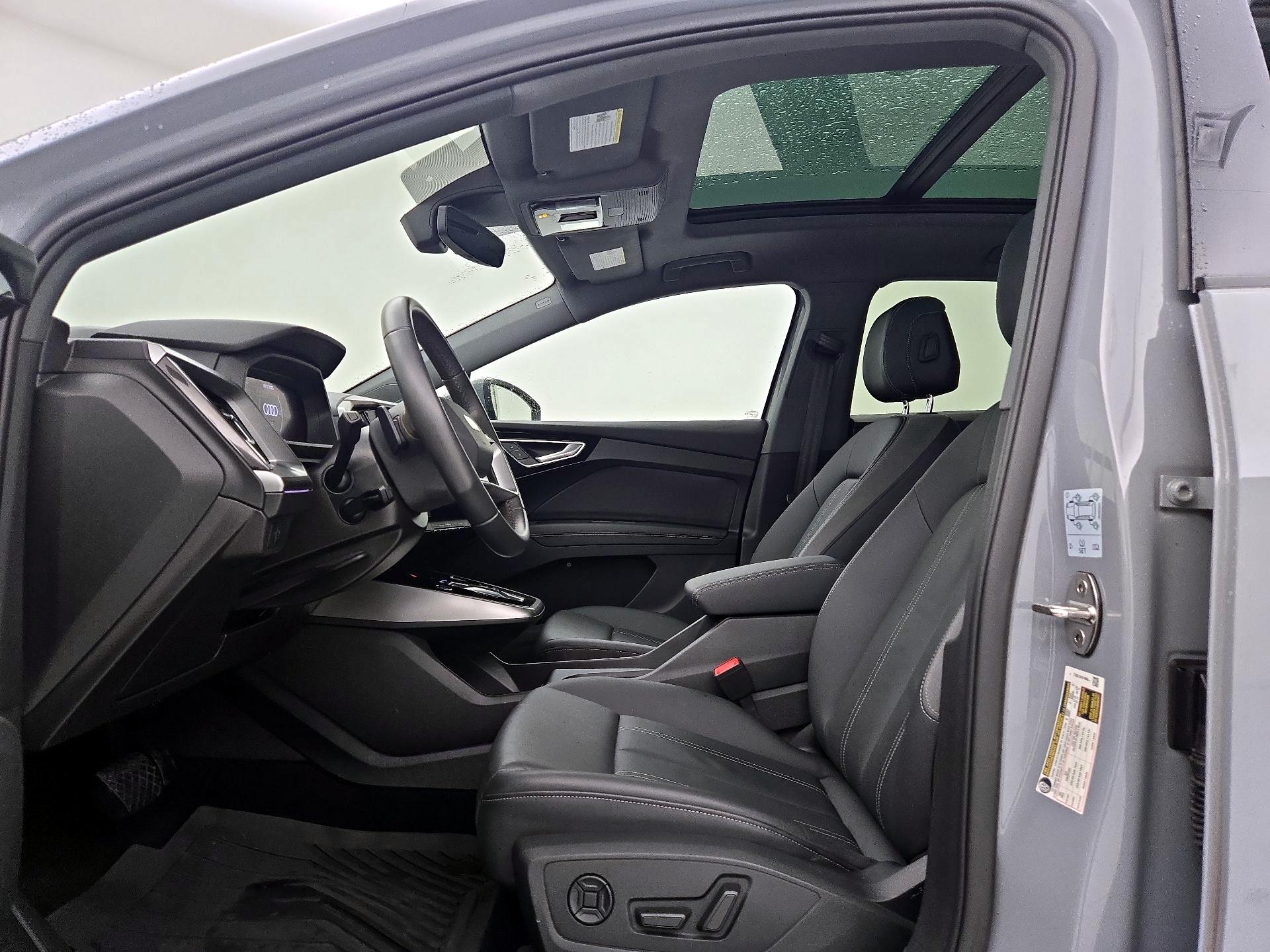 Thumbnail: 2023 Audi Q4 e-tron - 11