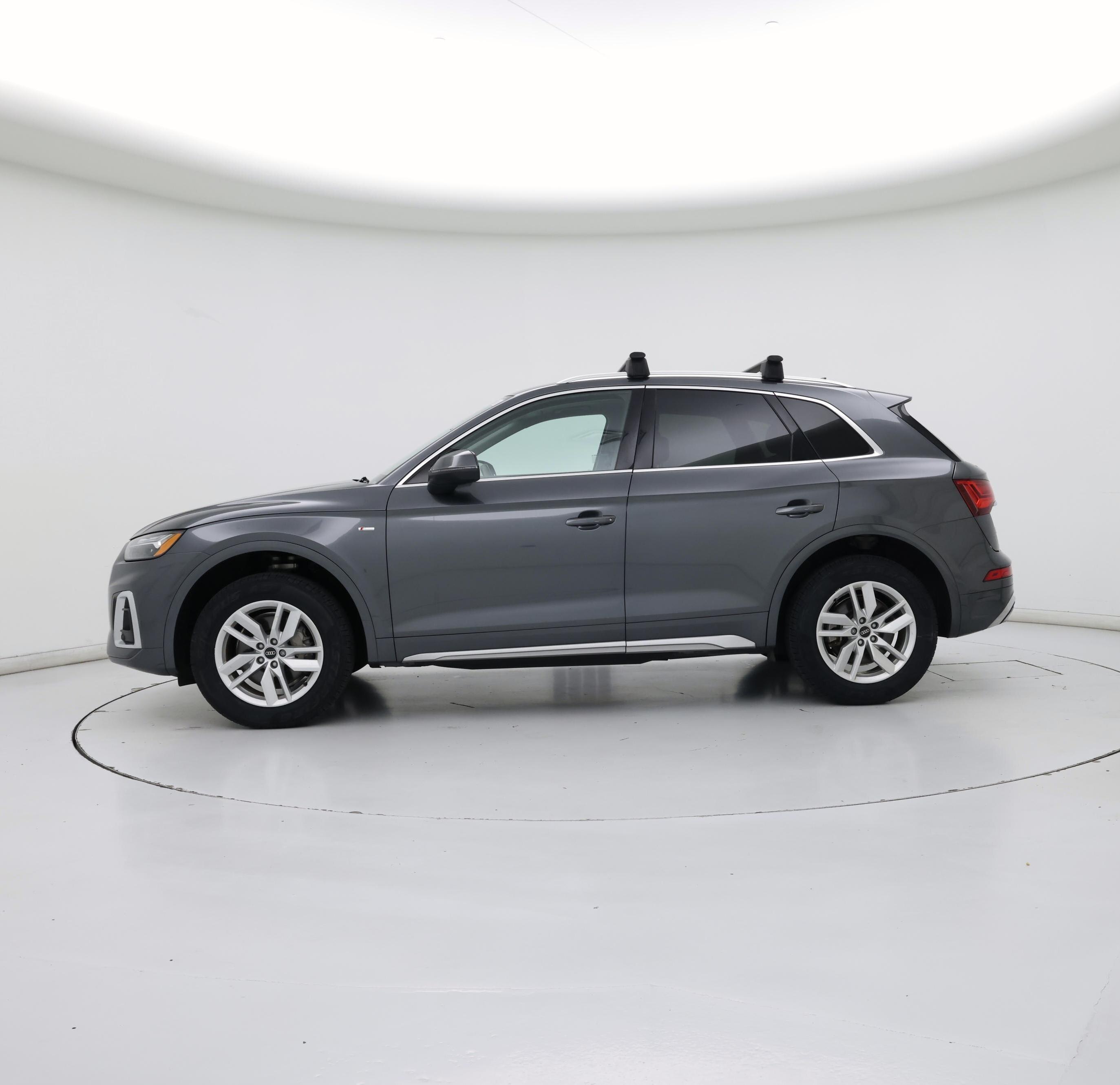 Thumbnail: 2022 Audi Q5 - 3