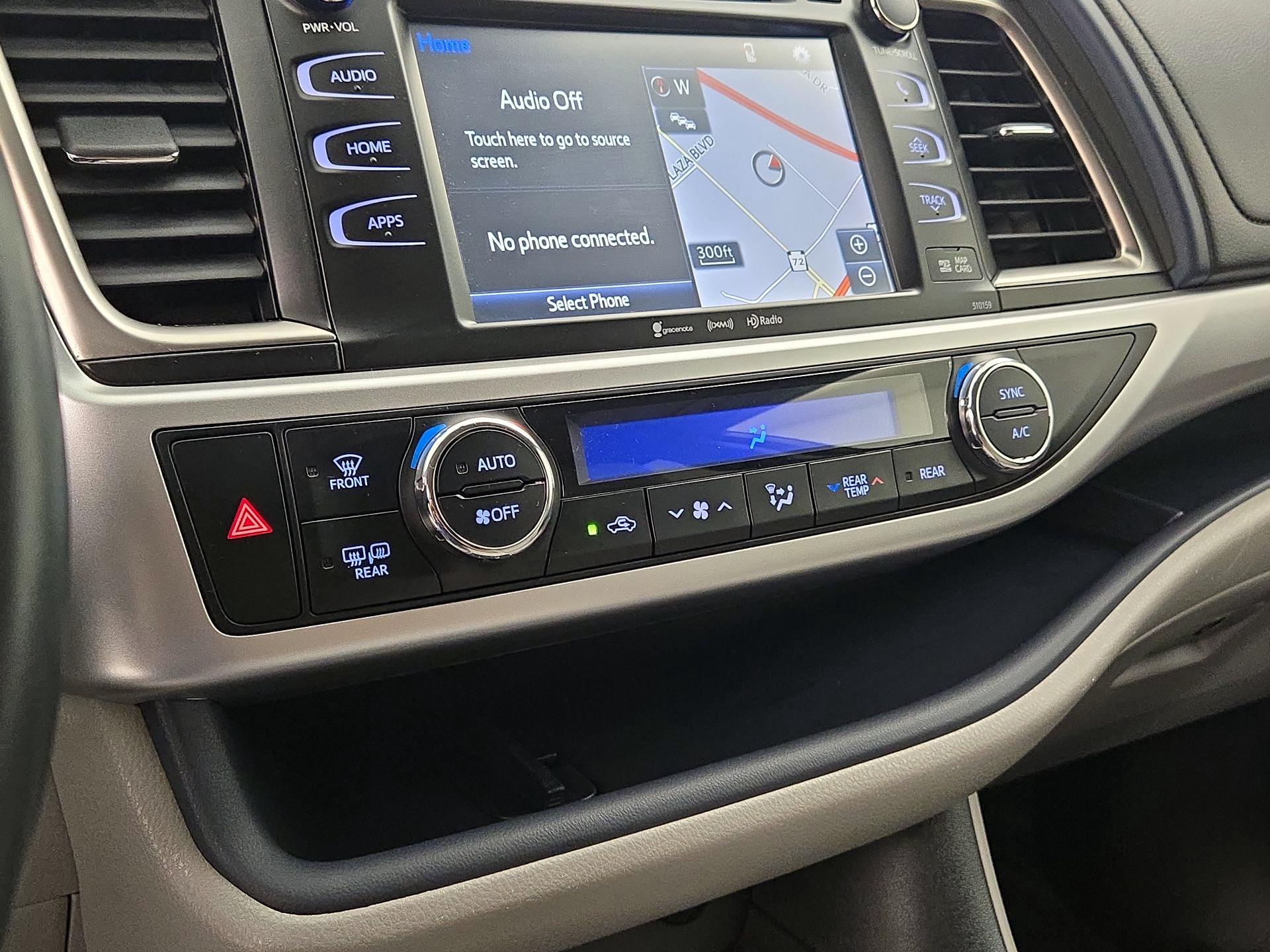 Thumbnail: 2016 Toyota Highlander - 16