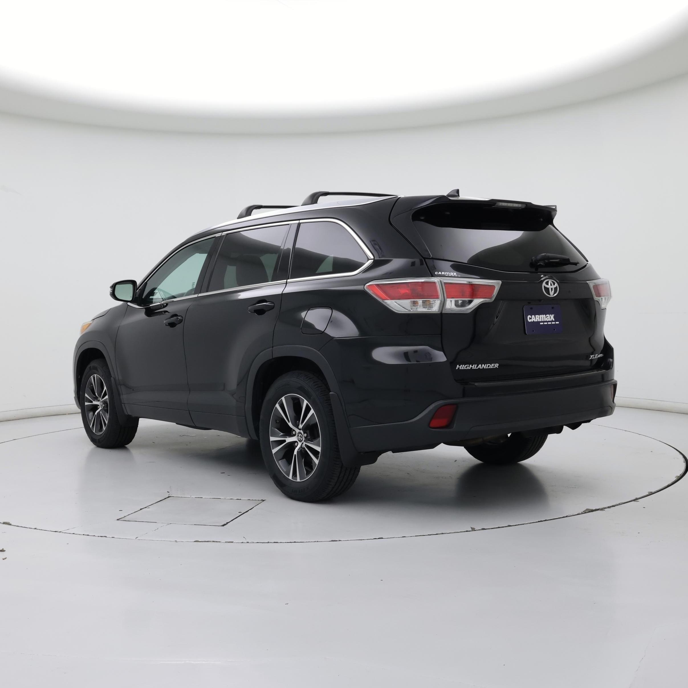 Thumbnail: 2016 Toyota Highlander - 2