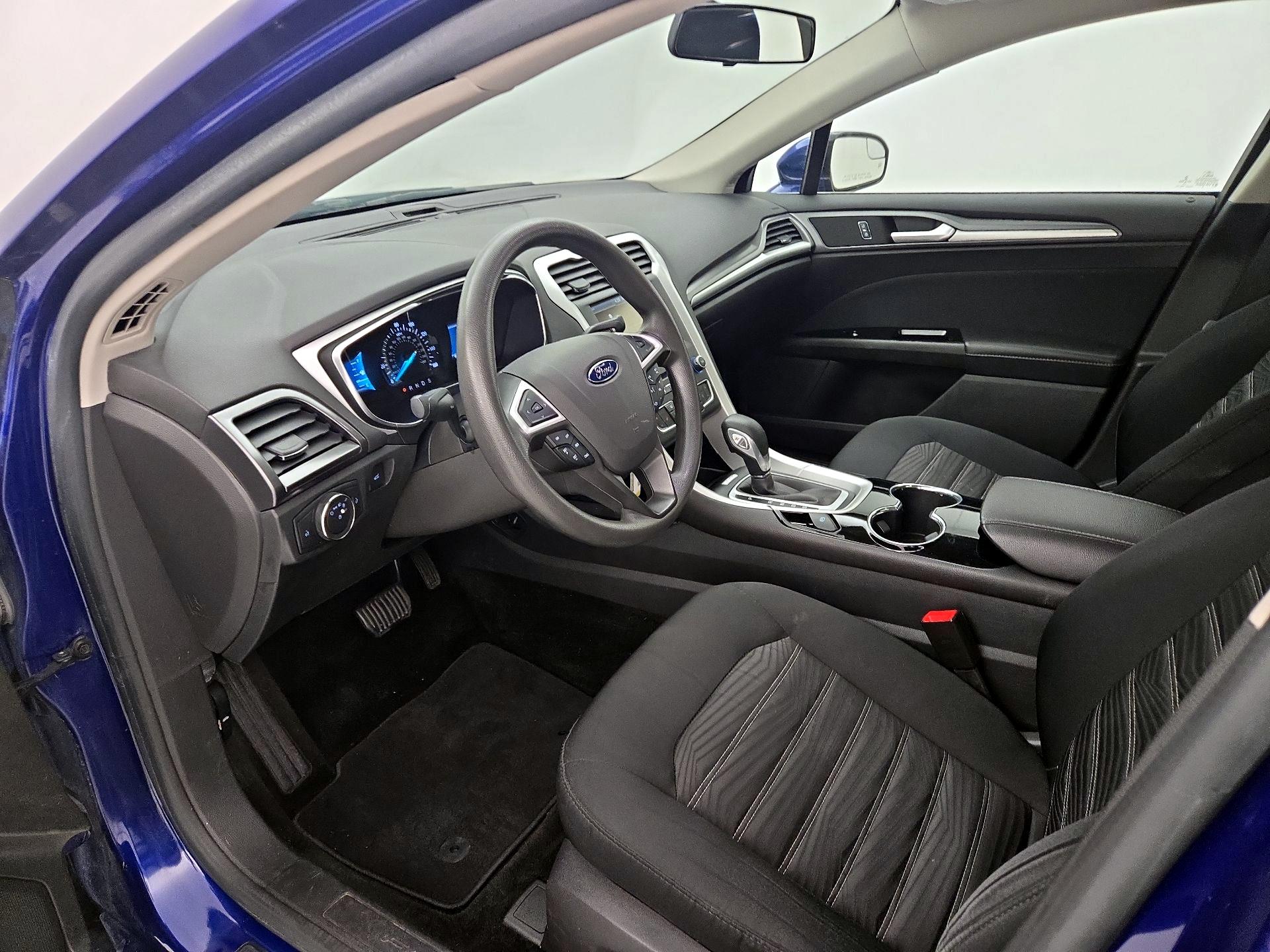 Thumbnail: 2016 Ford Fusion - 11