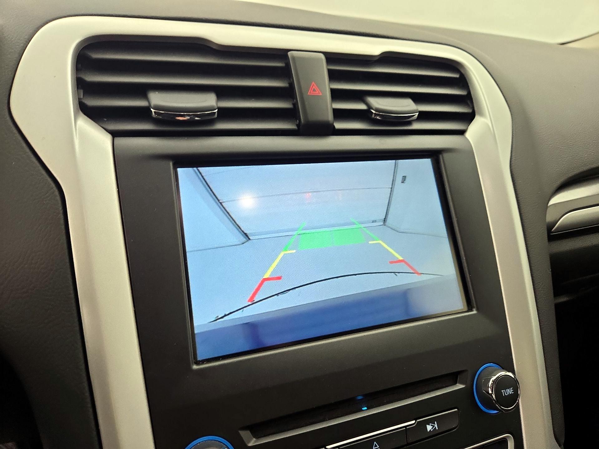 Thumbnail: 2016 Ford Fusion - 14