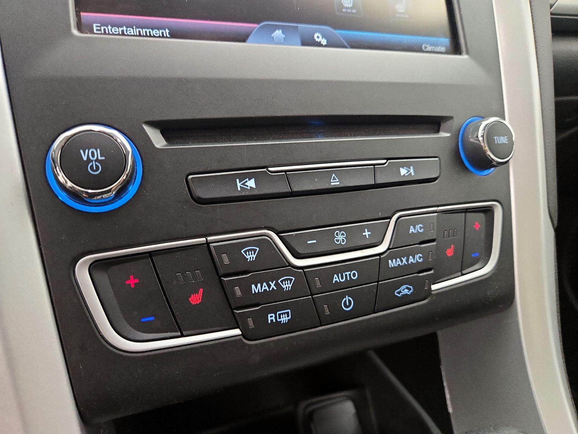Thumbnail: 2016 Ford Fusion - 16