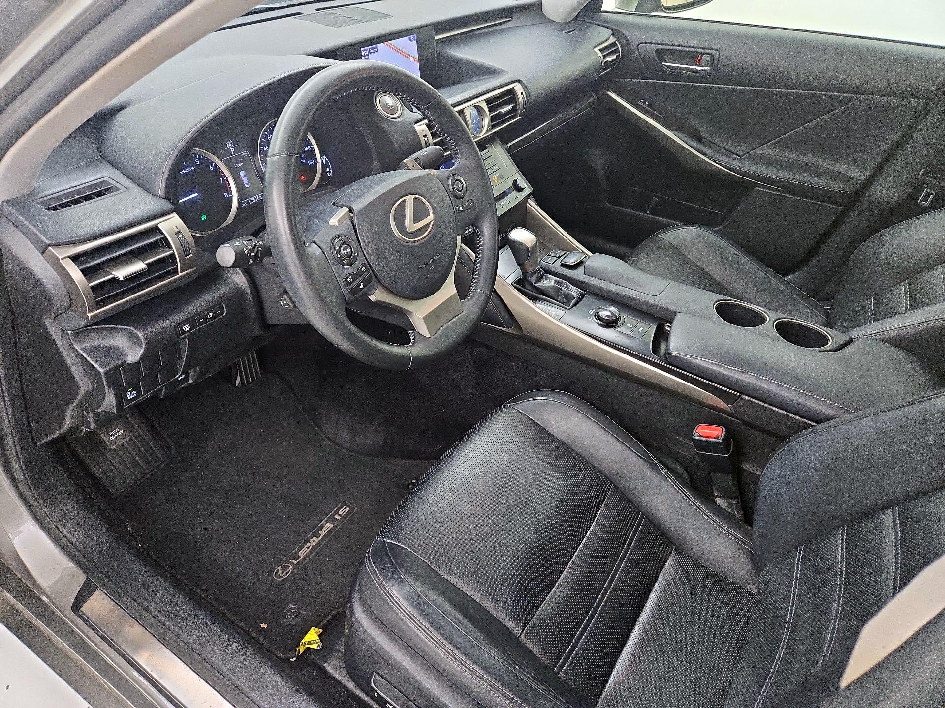 Thumbnail: 2014 Lexus IS - 11