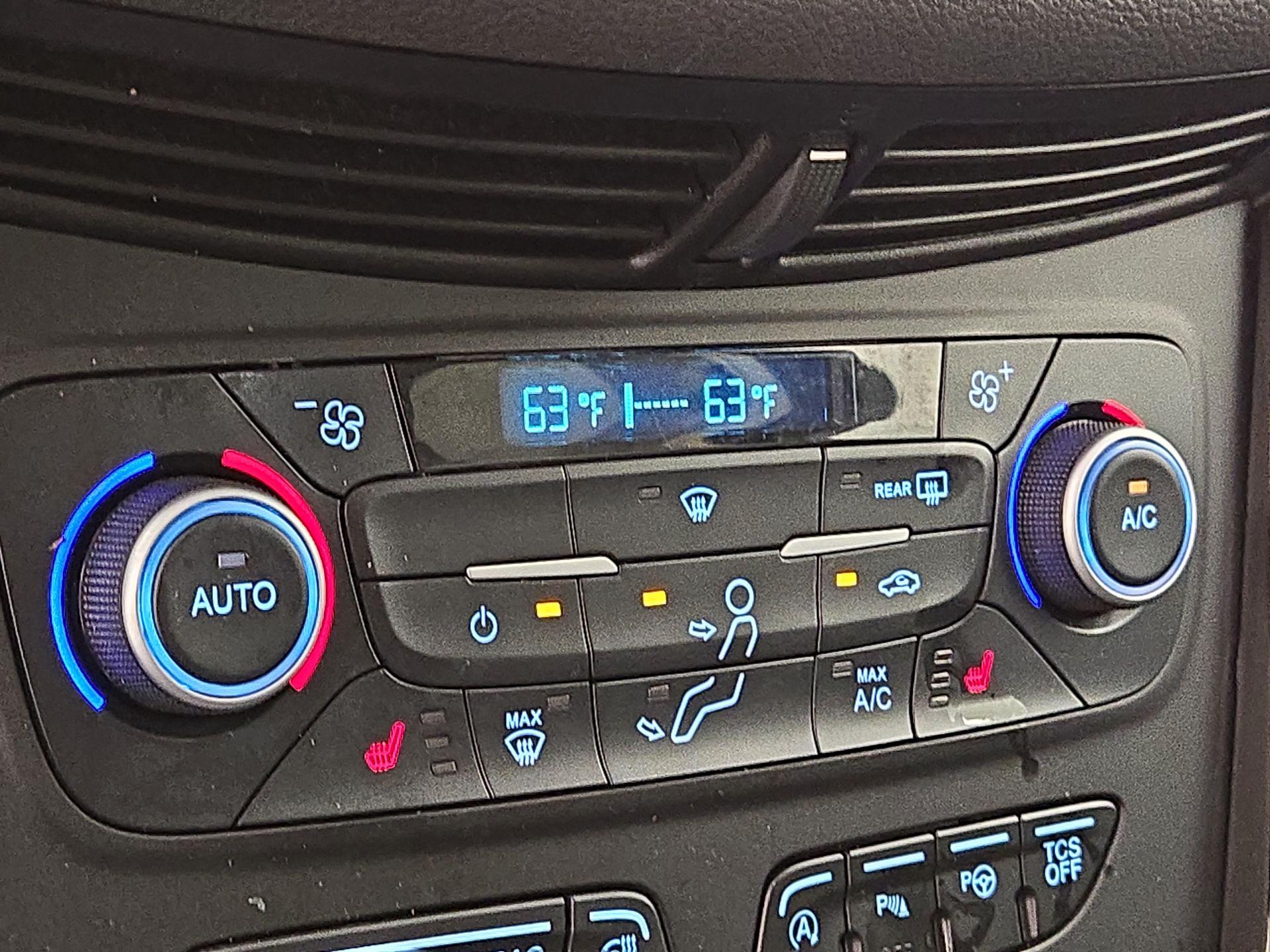 Thumbnail: 2019 Ford Escape - 17