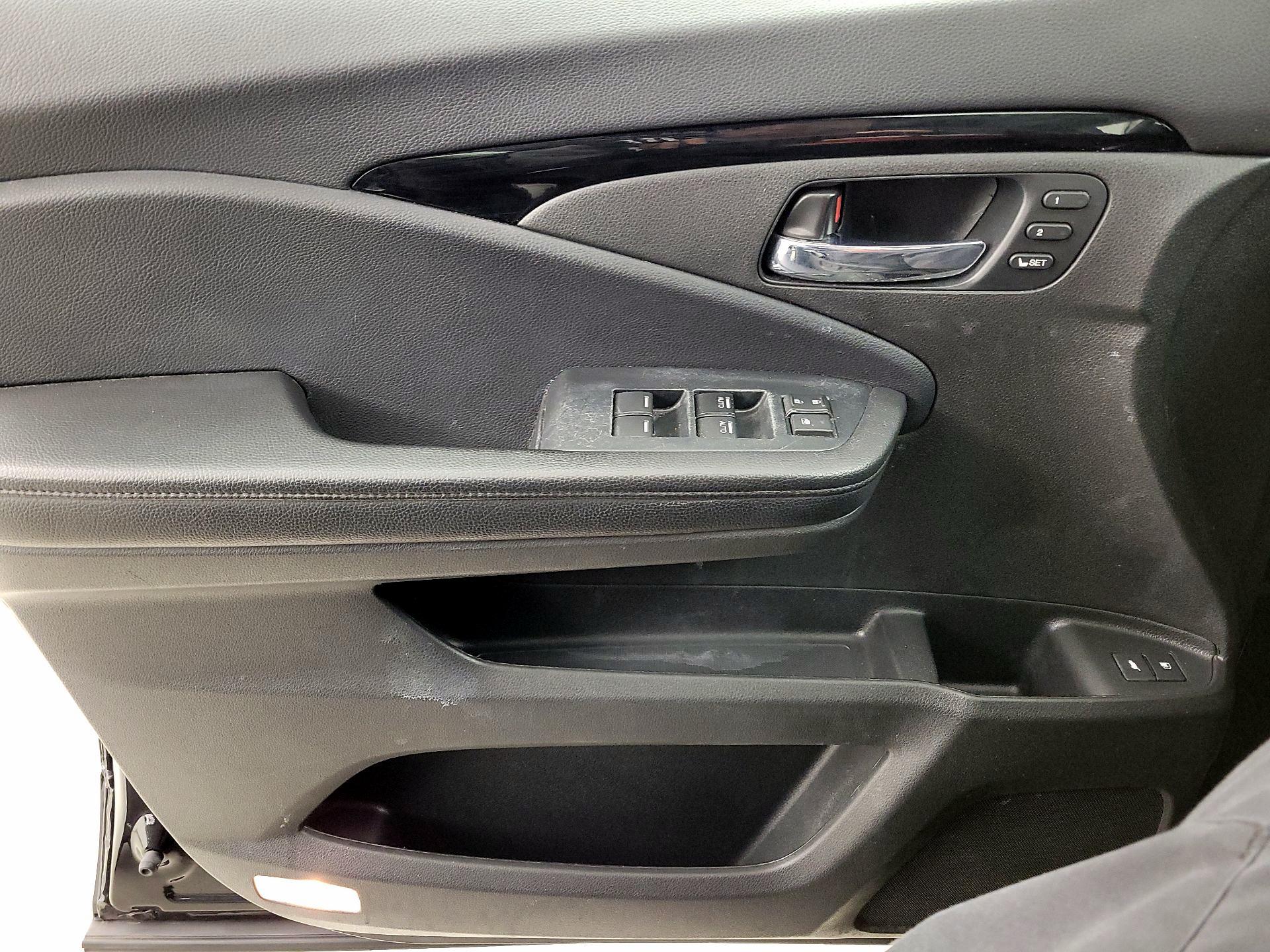 Thumbnail: 2022 Honda Pilot - 12