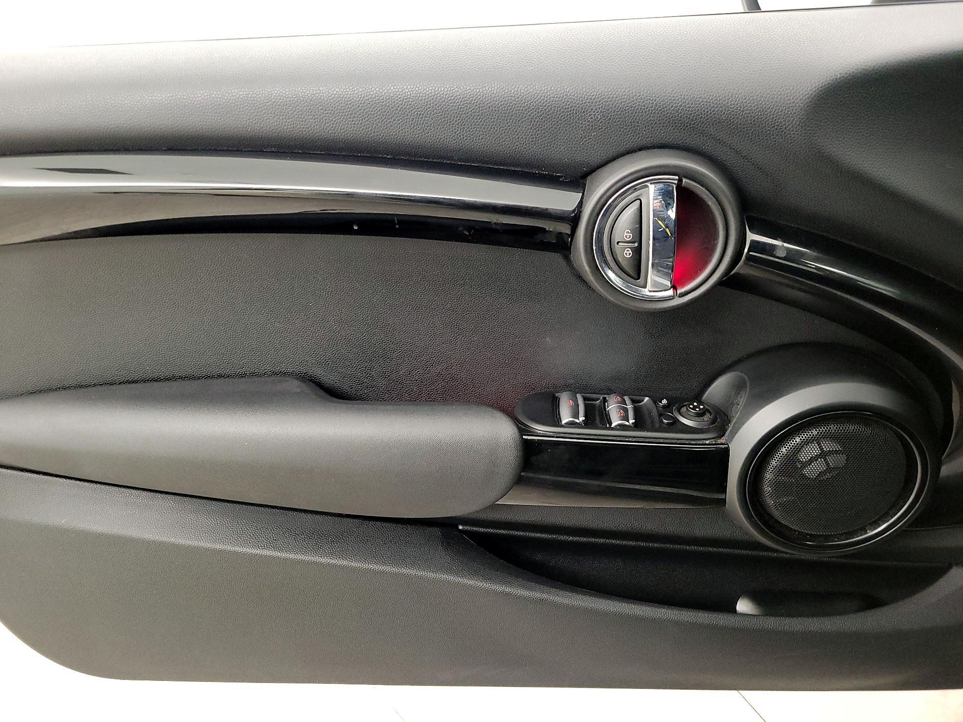 Thumbnail: 2019 MINI Cooper - 12