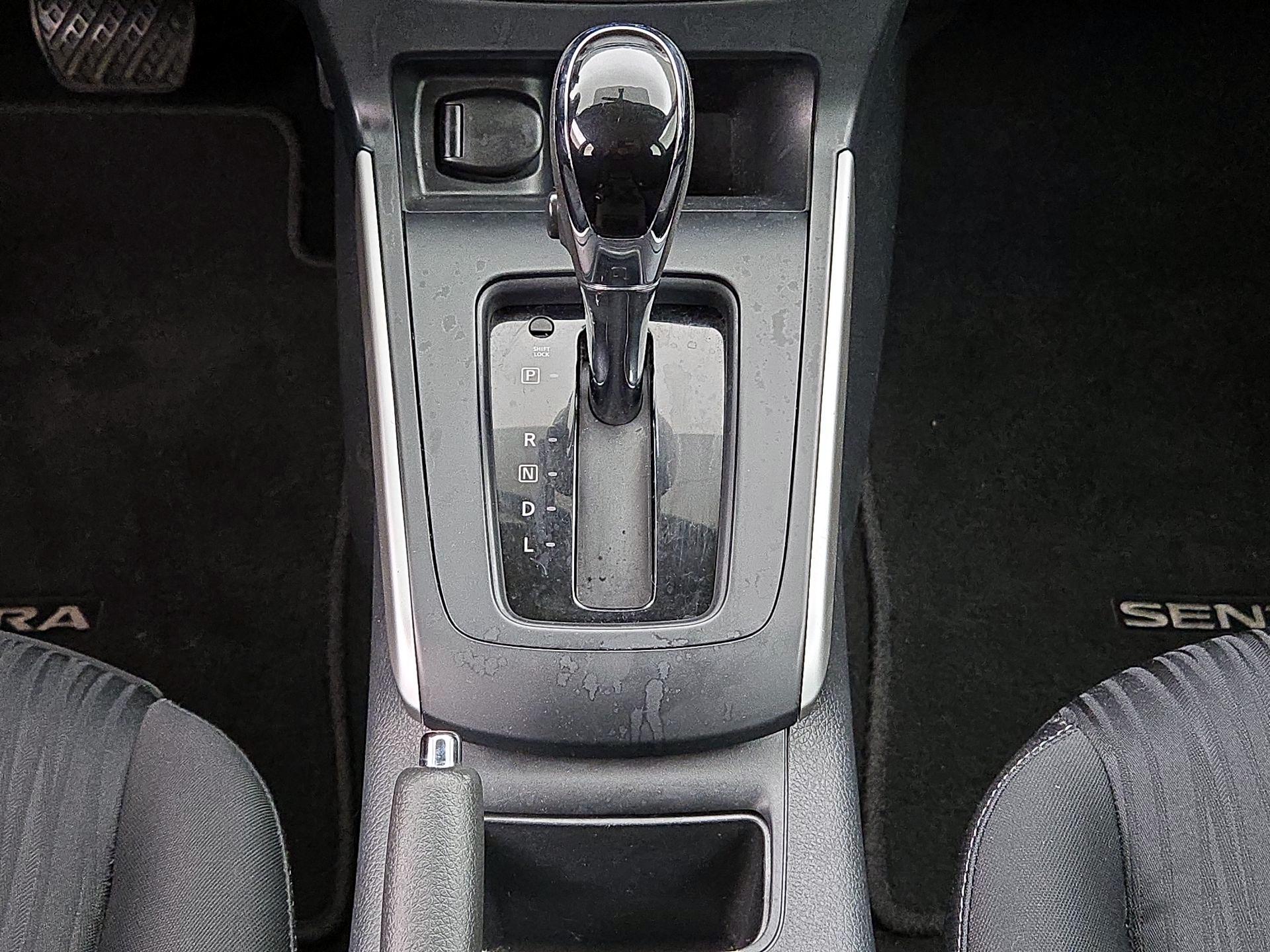 Thumbnail: 2018 Nissan Sentra - 16