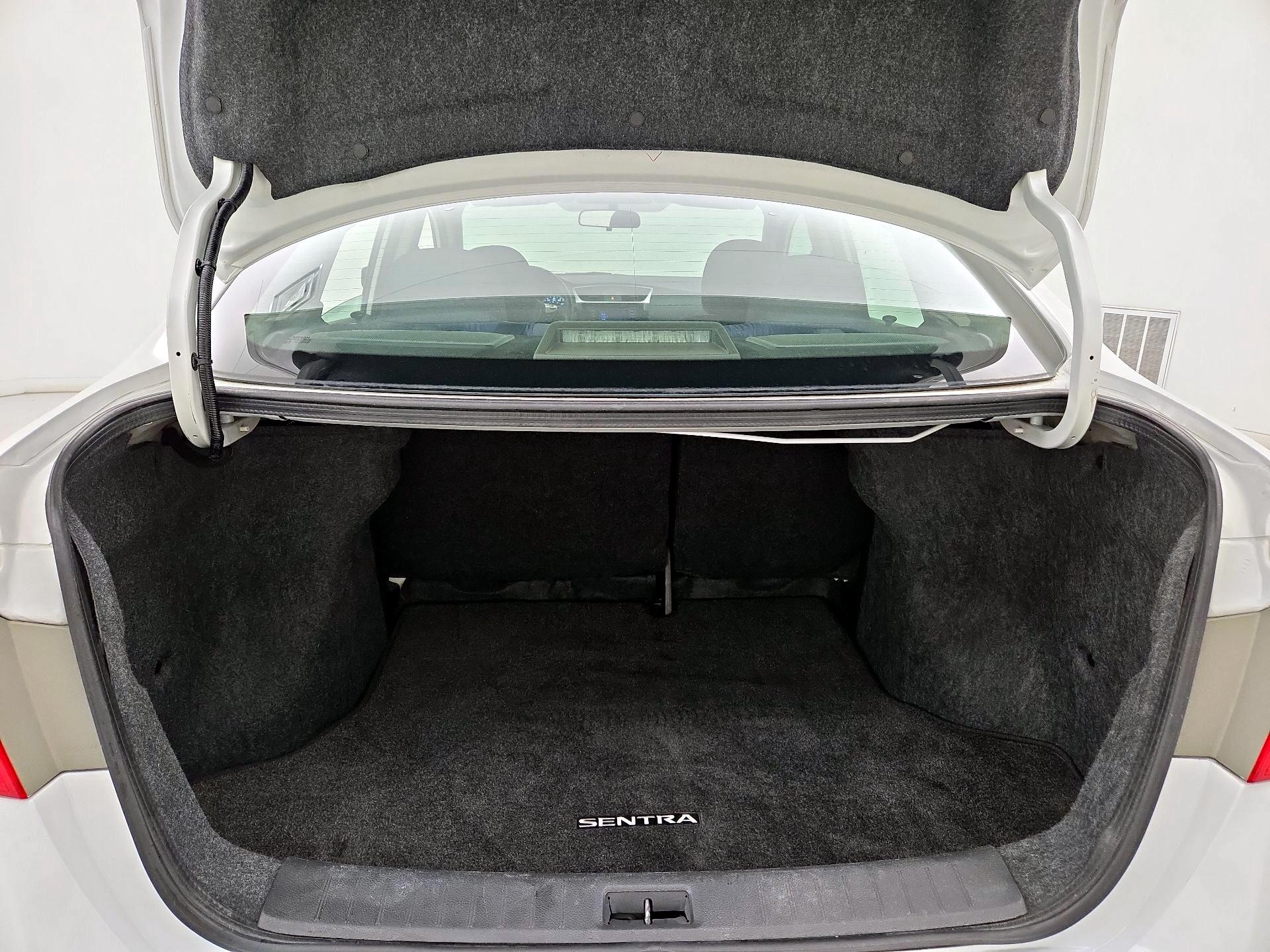 Thumbnail: 2018 Nissan Sentra - 19